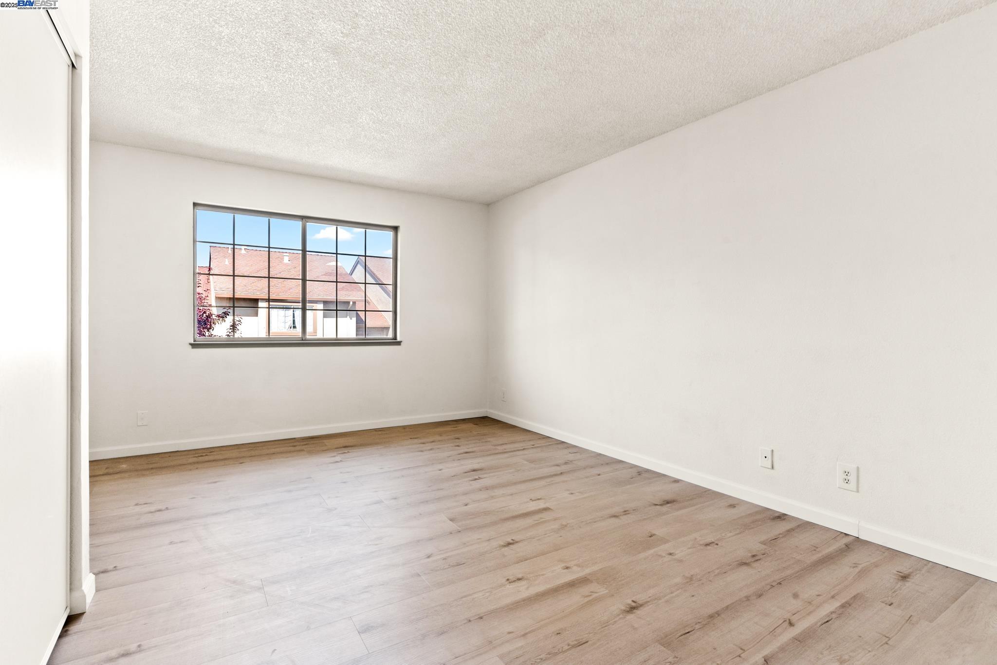 Detail Gallery Image 29 of 41 For 446 Bayview Cir, San Francisco,  CA 94124 - 3 Beds | 2/1 Baths