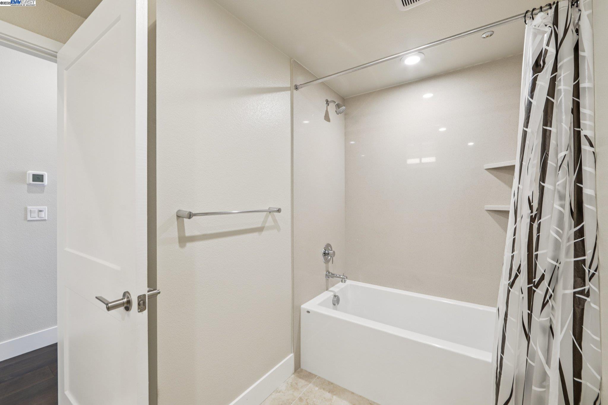 Photo #16: 41099802 Listing: Photo #16