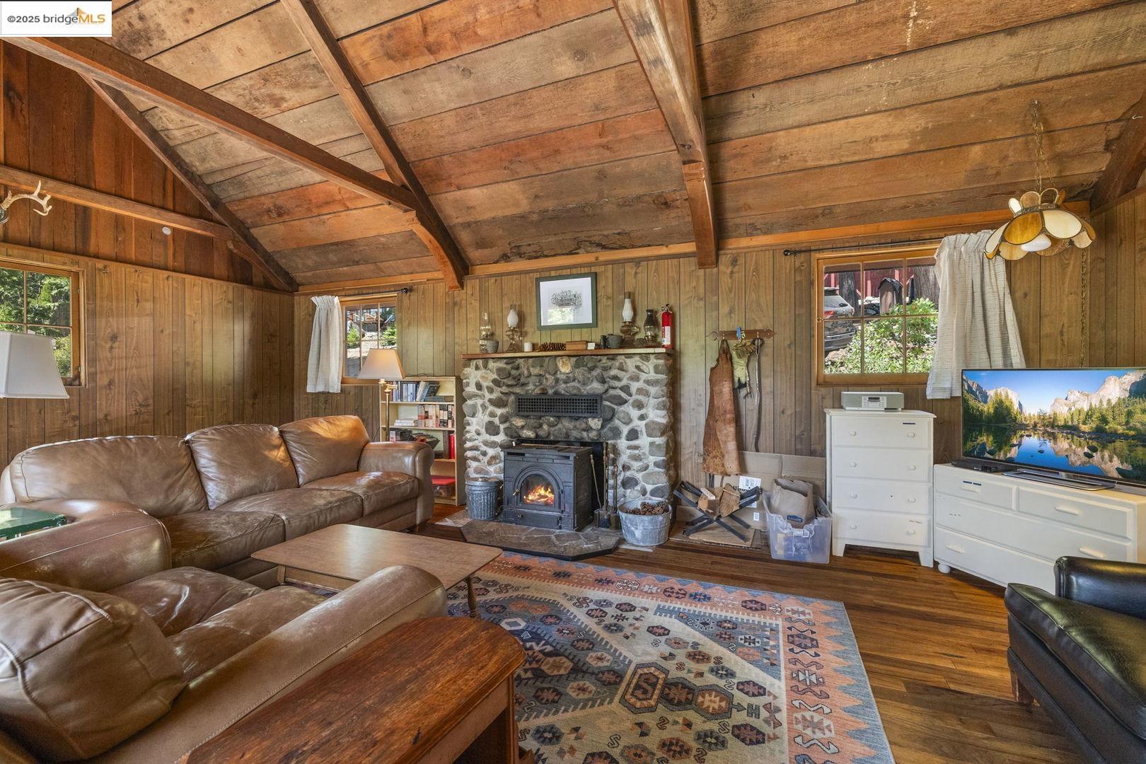 Detail Gallery Image 4 of 27 For 16 Highland Way, Pinecrest,  CA 95364 - 3 Beds | 1 Baths