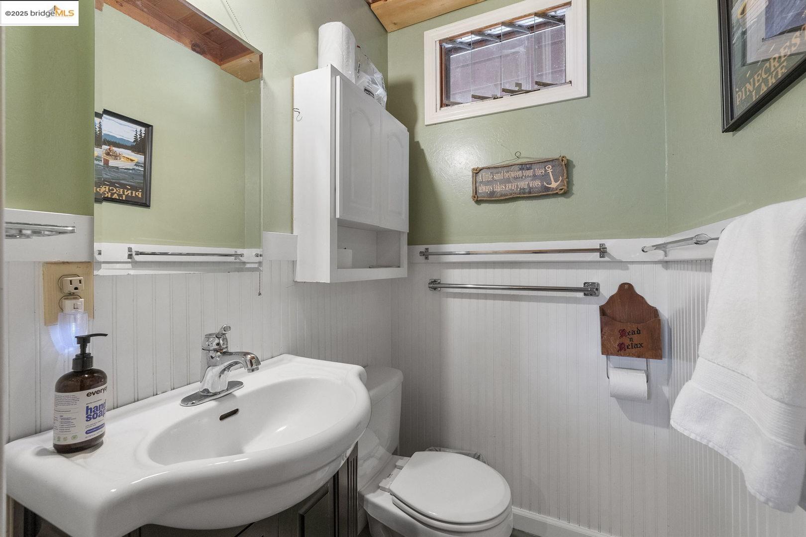 Detail Gallery Image 10 of 27 For 16 Highland Way, Pinecrest,  CA 95364 - 3 Beds | 1 Baths
