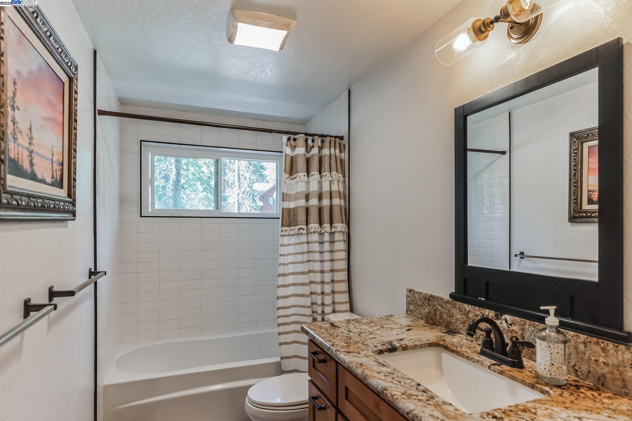 Detail Gallery Image 11 of 18 For 852 Beaver Pond, Truckee,  CA 96161 - 4 Beds | 3 Baths