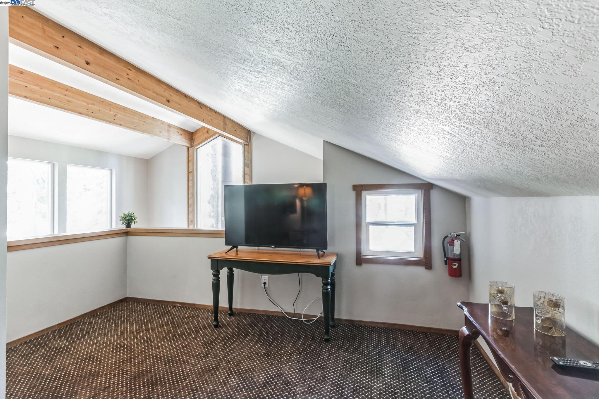 Detail Gallery Image 14 of 18 For 852 Beaver Pond, Truckee,  CA 96161 - 4 Beds | 3 Baths