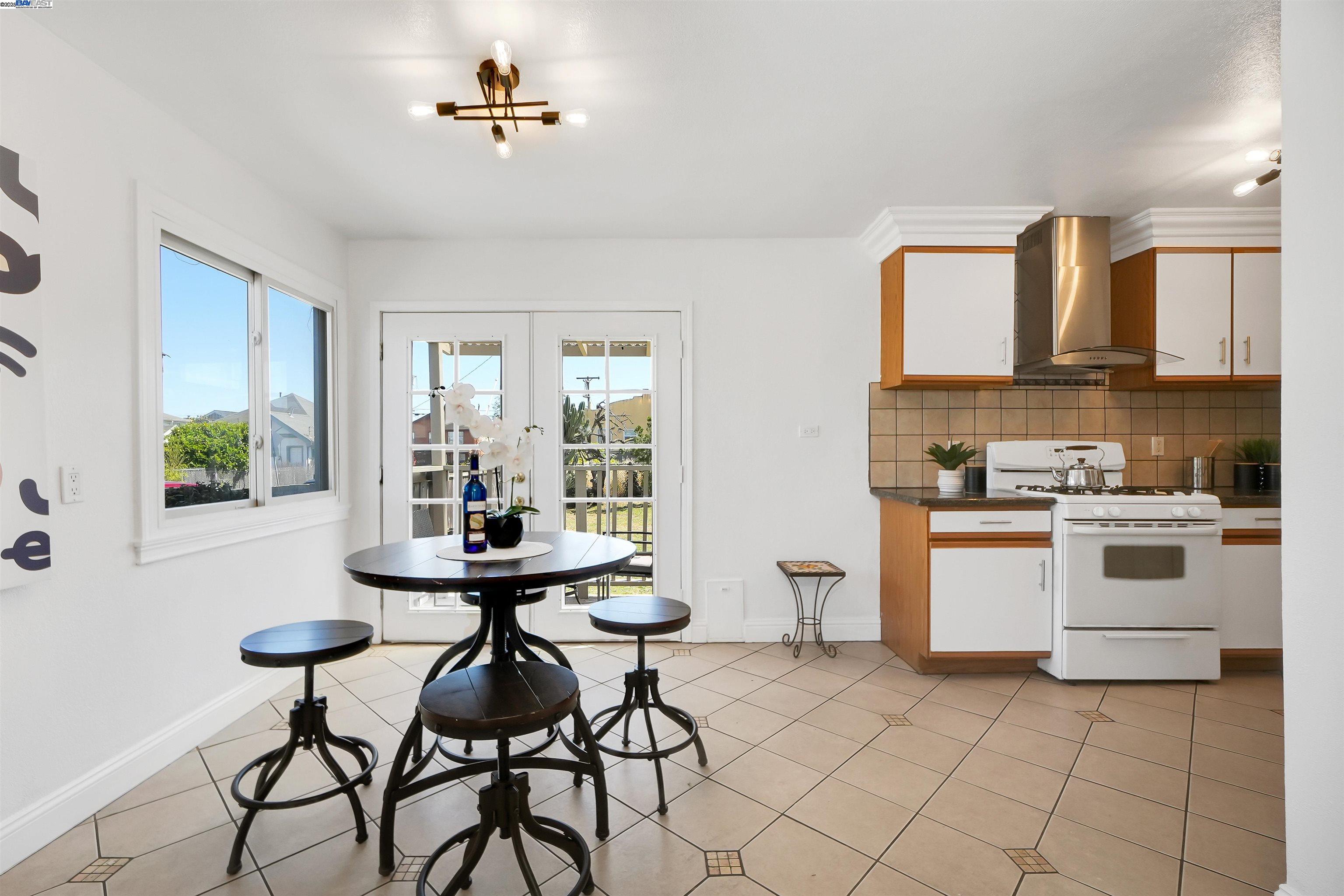 Detail Gallery Image 17 of 36 For 789 17th Street, Richmond,  CA 94801 - 4 Beds | 2/1 Baths