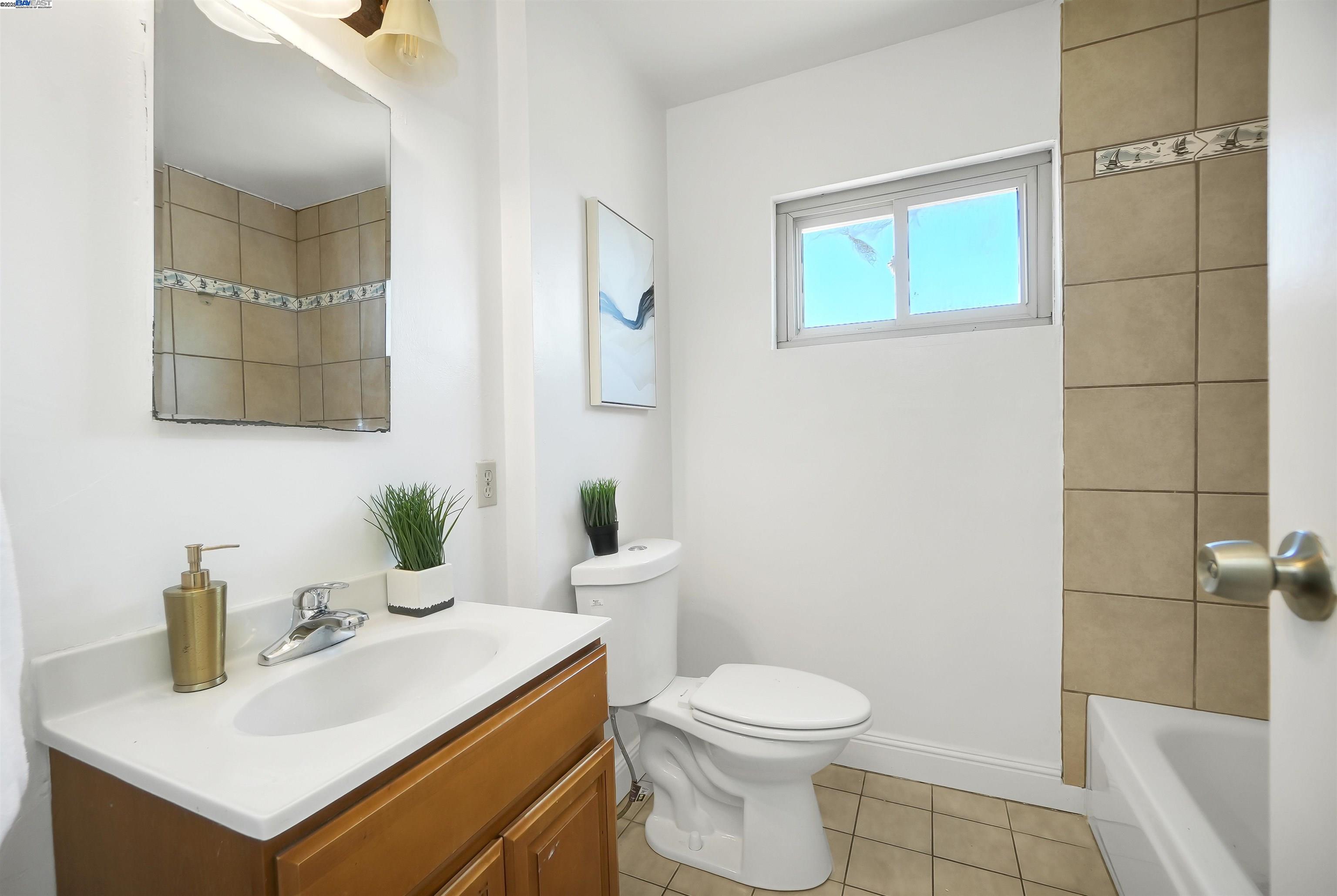 Detail Gallery Image 25 of 36 For 789 17th Street, Richmond,  CA 94801 - 4 Beds | 2/1 Baths