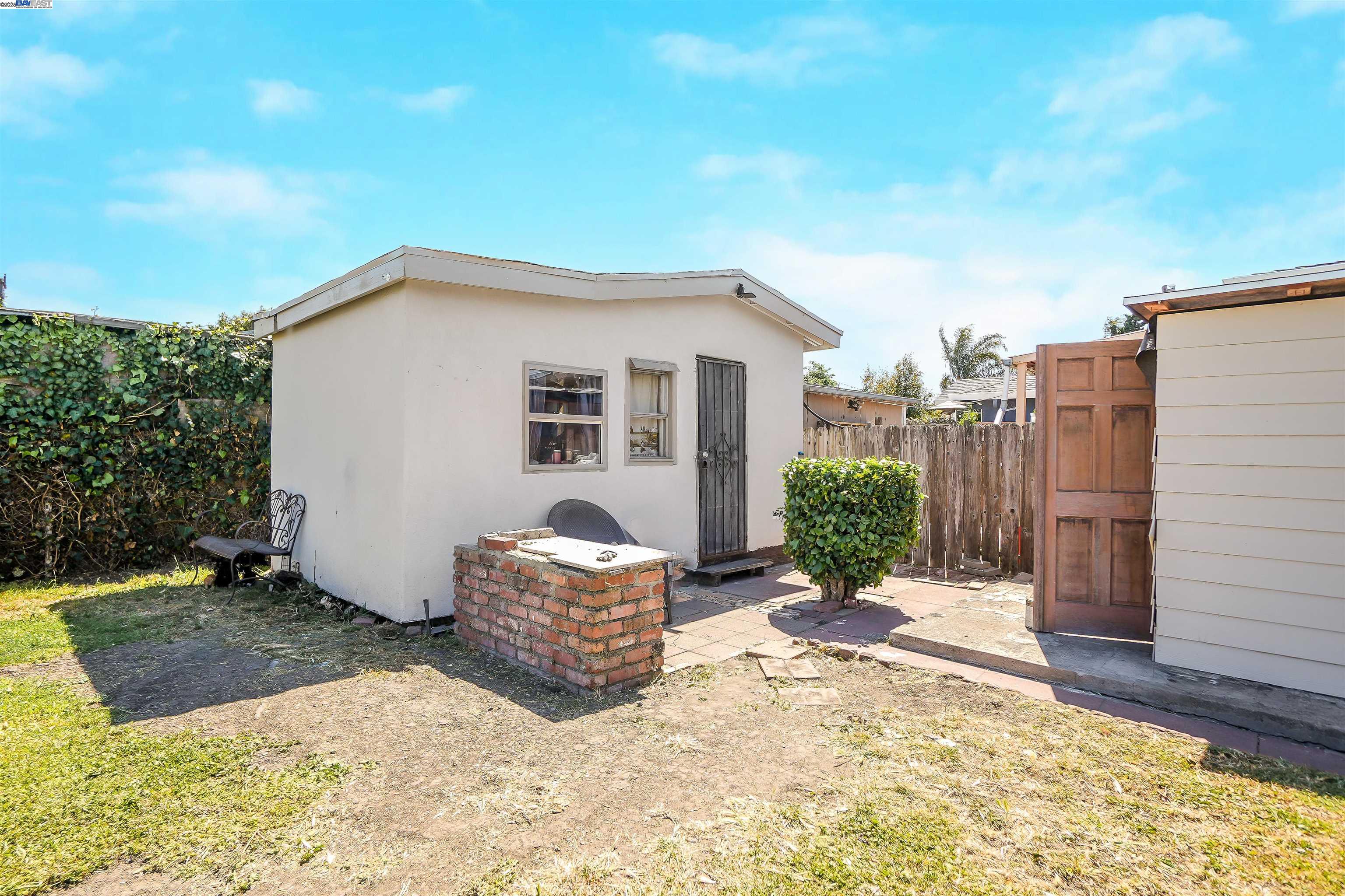 Detail Gallery Image 32 of 36 For 789 17th Street, Richmond,  CA 94801 - 4 Beds | 2/1 Baths