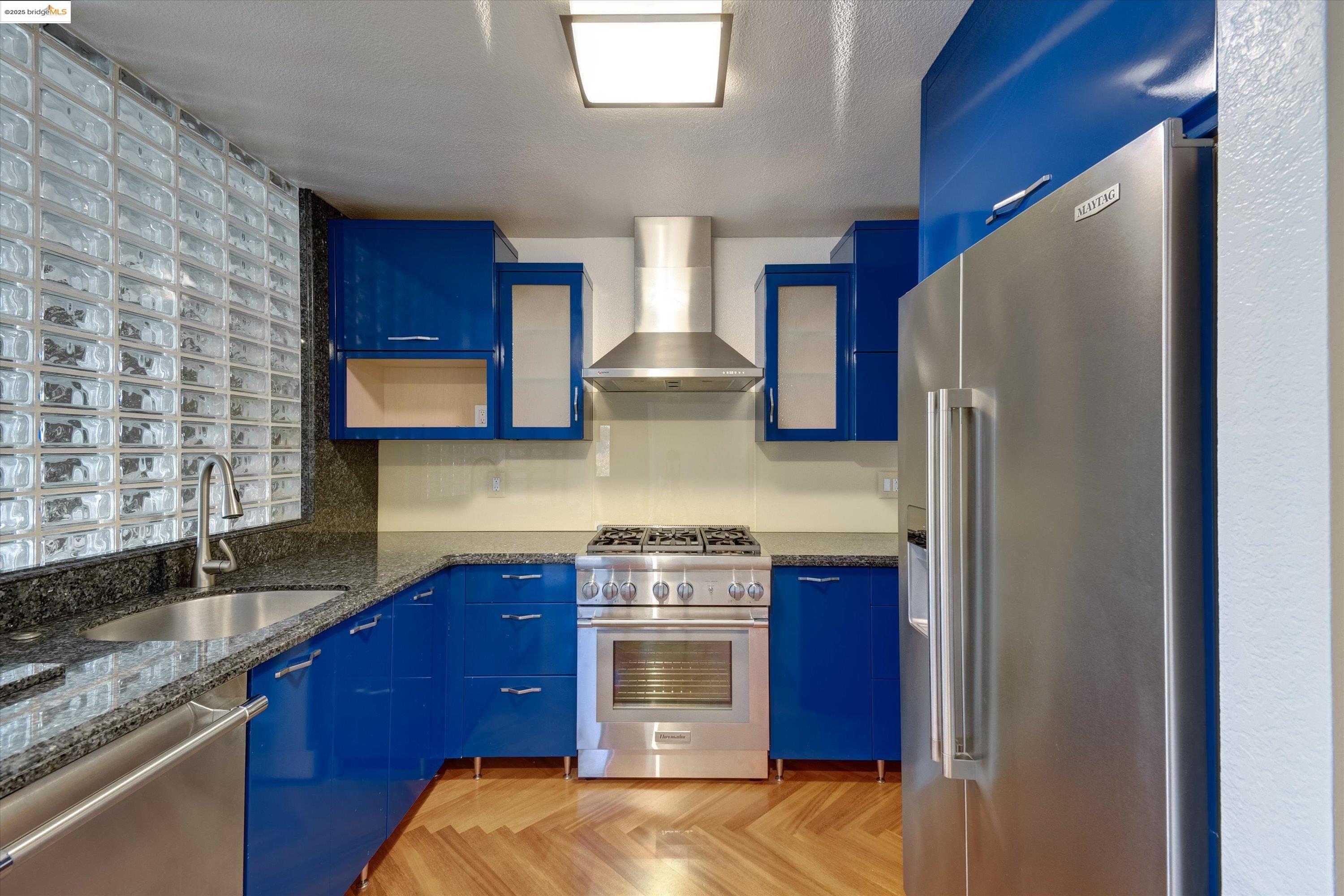 Detail Gallery Image 22 of 42 For 805 Red Leaf Court, San Francisco,  CA 94134 - 3 Beds | 2 Baths