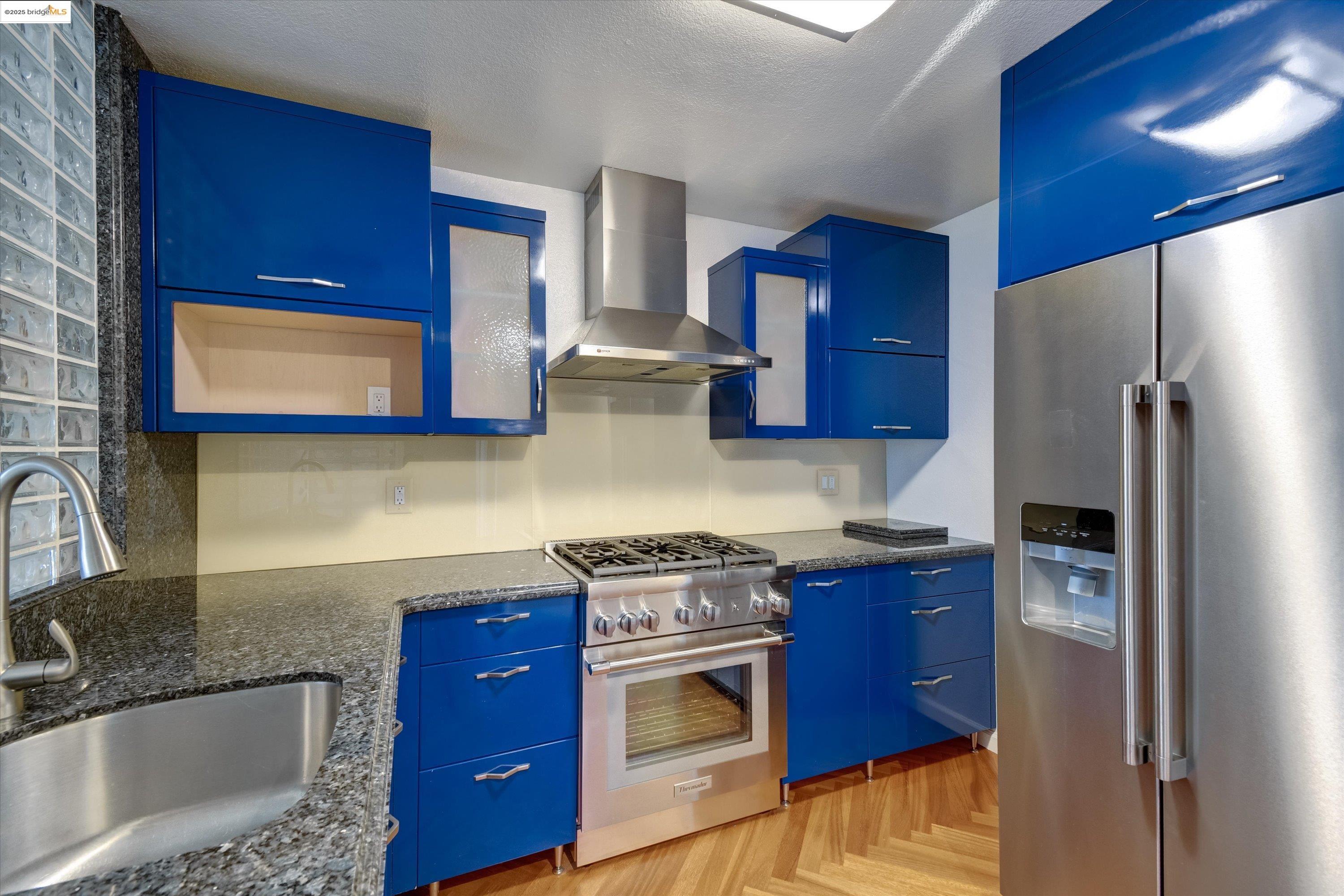 Detail Gallery Image 23 of 42 For 805 Red Leaf Court, San Francisco,  CA 94134 - 3 Beds | 2 Baths
