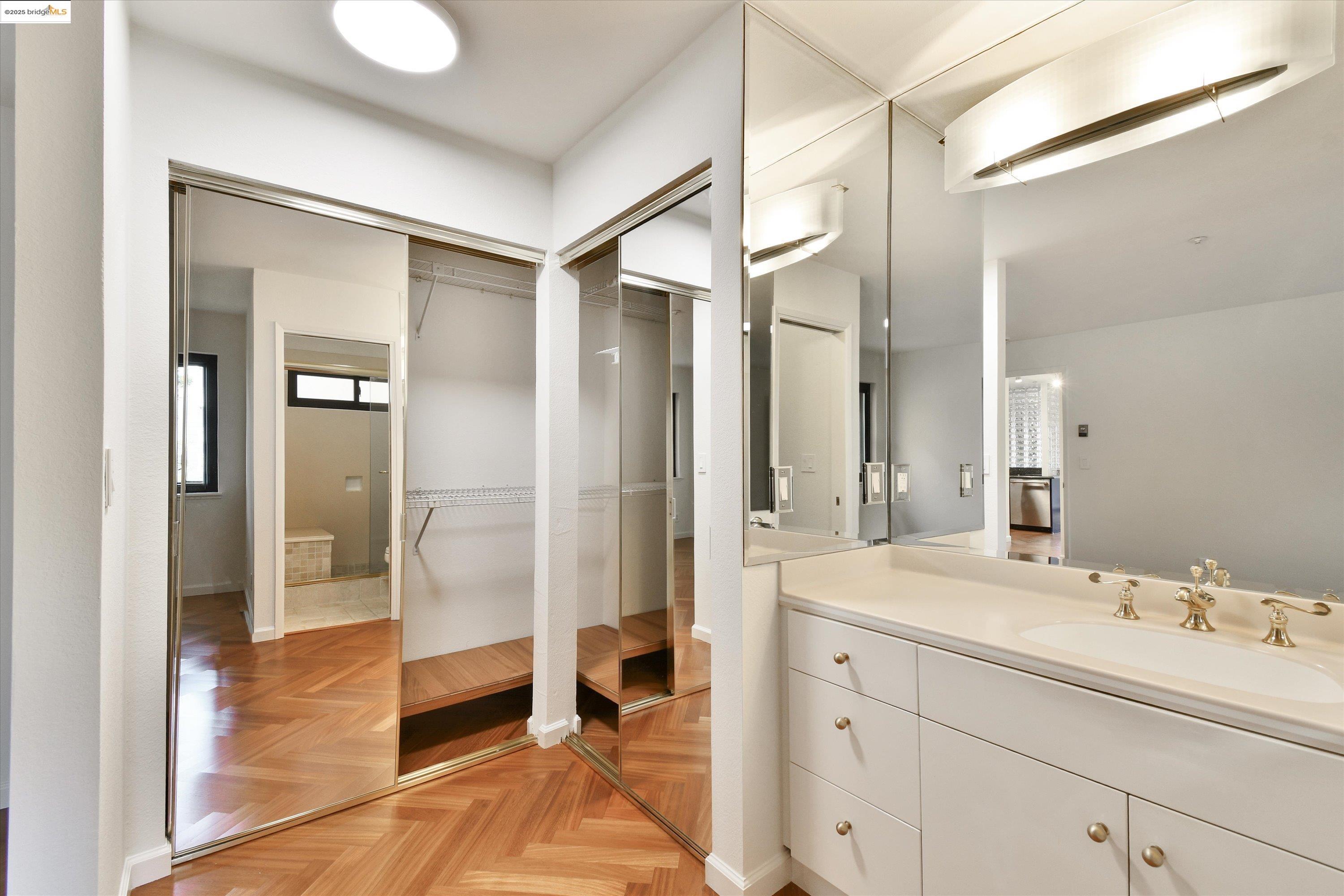 Detail Gallery Image 10 of 42 For 805 Red Leaf Court, San Francisco,  CA 94134 - 3 Beds | 2 Baths