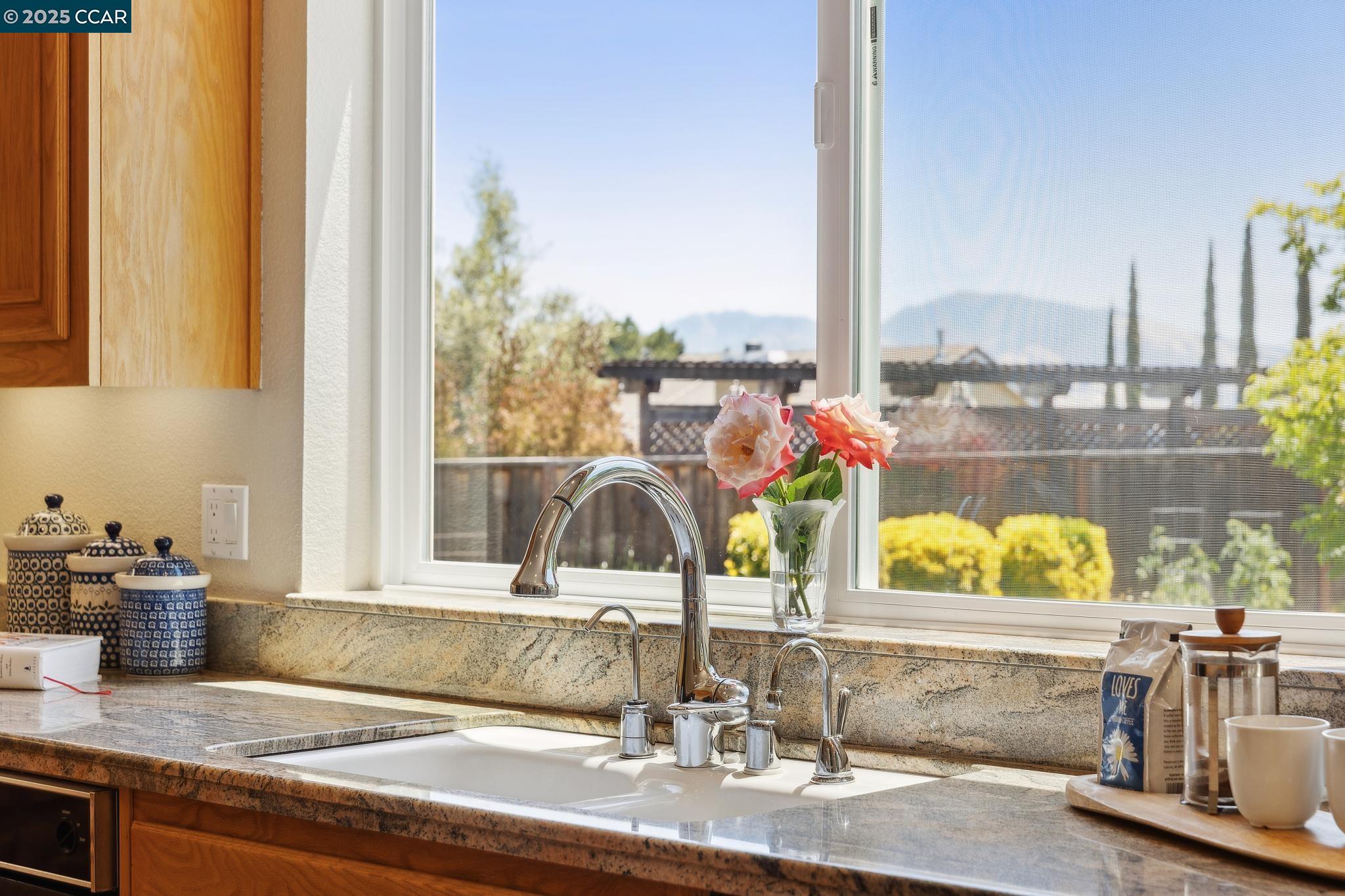 Detail Gallery Image 11 of 38 For 21 Mercury Ct, Pleasant Hill,  CA 94523 - 4 Beds | 2 Baths