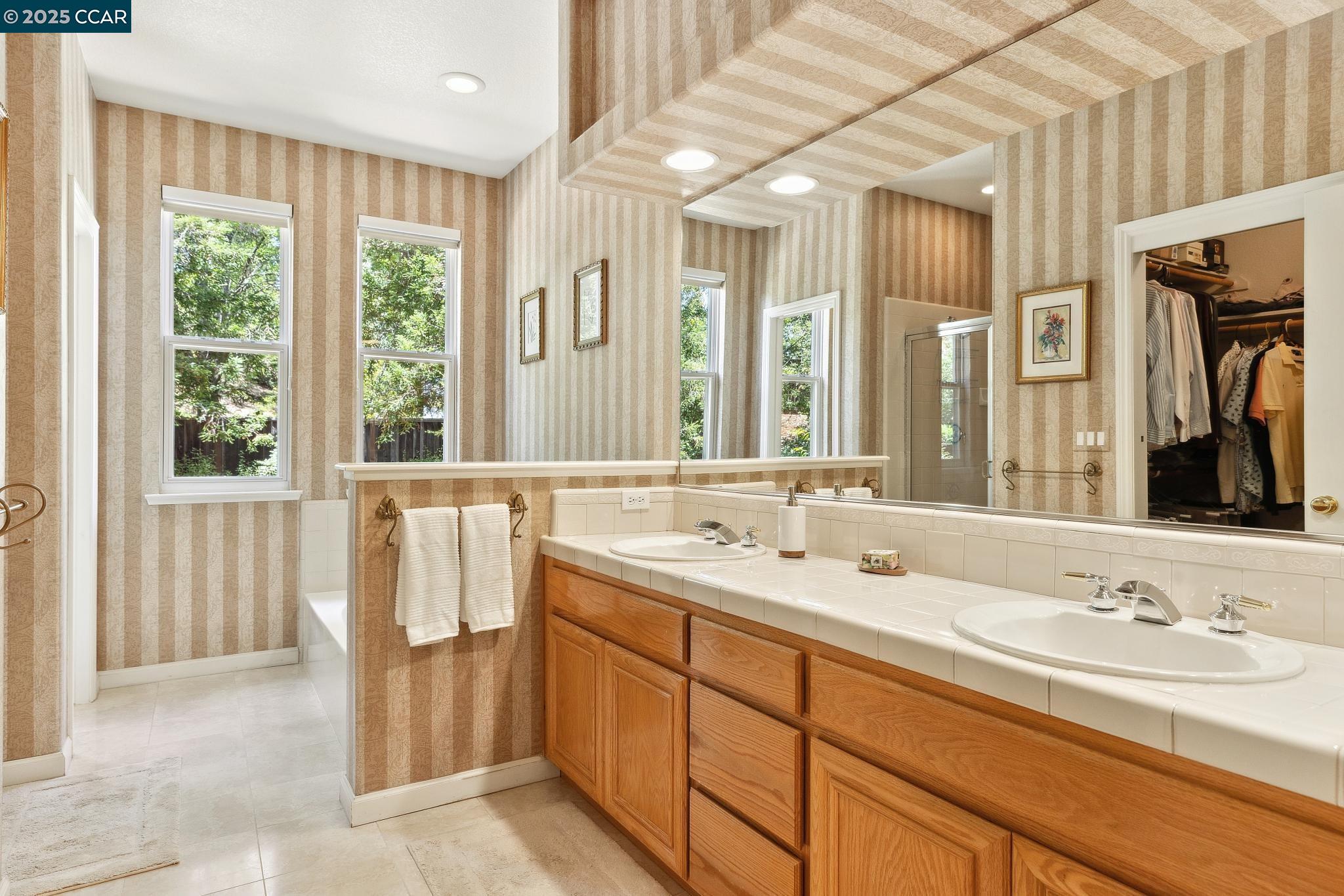 Detail Gallery Image 16 of 38 For 21 Mercury Ct, Pleasant Hill,  CA 94523 - 4 Beds | 2 Baths