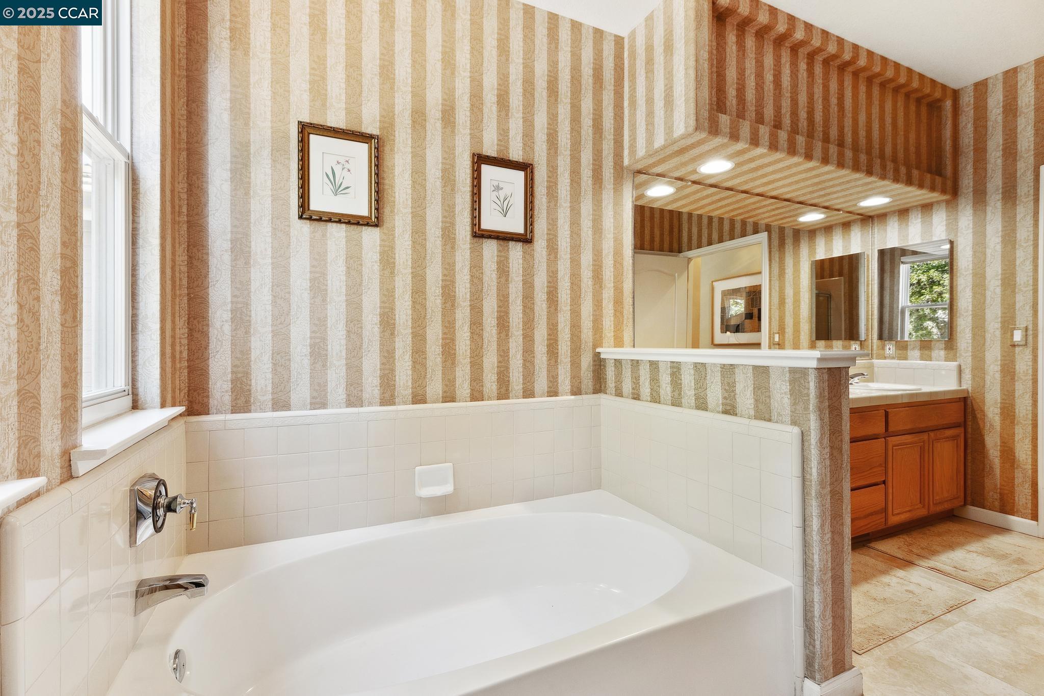 Detail Gallery Image 17 of 38 For 21 Mercury Ct, Pleasant Hill,  CA 94523 - 4 Beds | 2 Baths