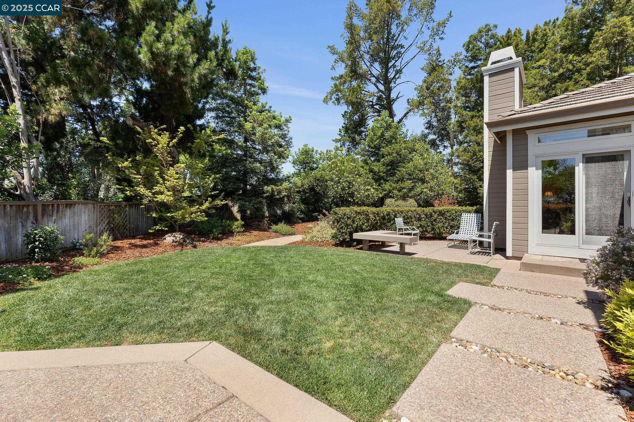 Detail Gallery Image 23 of 38 For 21 Mercury Ct, Pleasant Hill,  CA 94523 - 4 Beds | 2 Baths