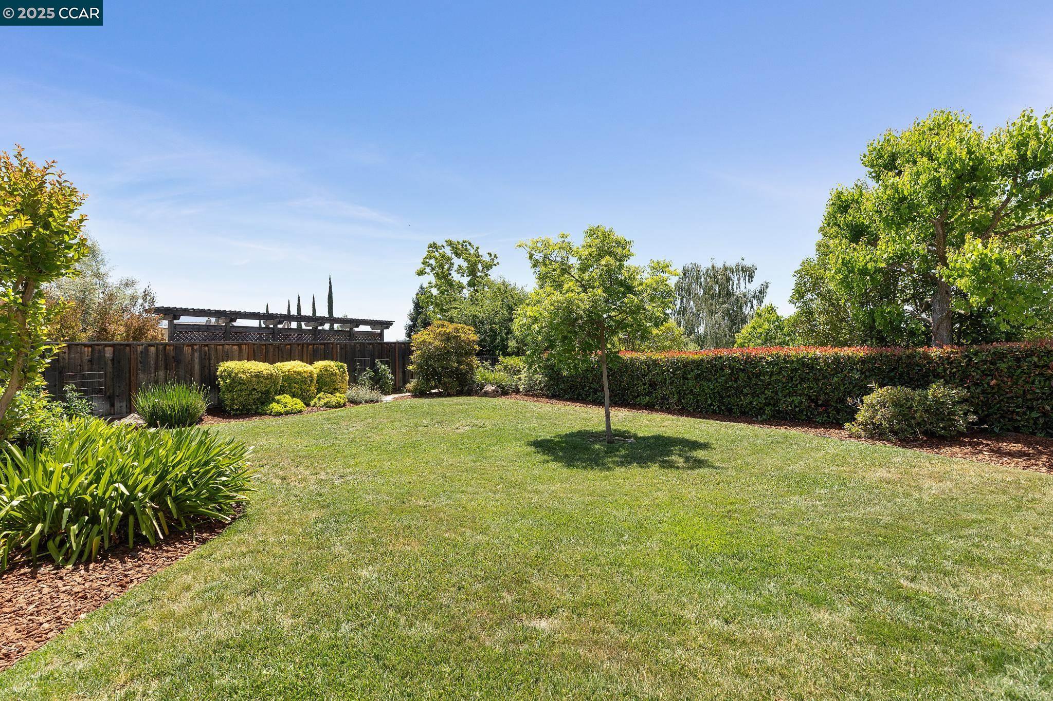 Detail Gallery Image 29 of 38 For 21 Mercury Ct, Pleasant Hill,  CA 94523 - 4 Beds | 2 Baths