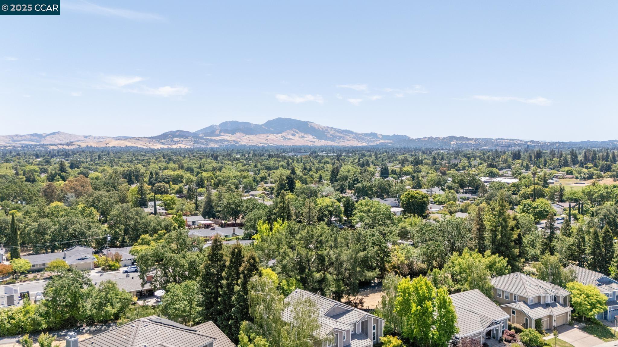 Detail Gallery Image 35 of 38 For 21 Mercury Ct, Pleasant Hill,  CA 94523 - 4 Beds | 2 Baths