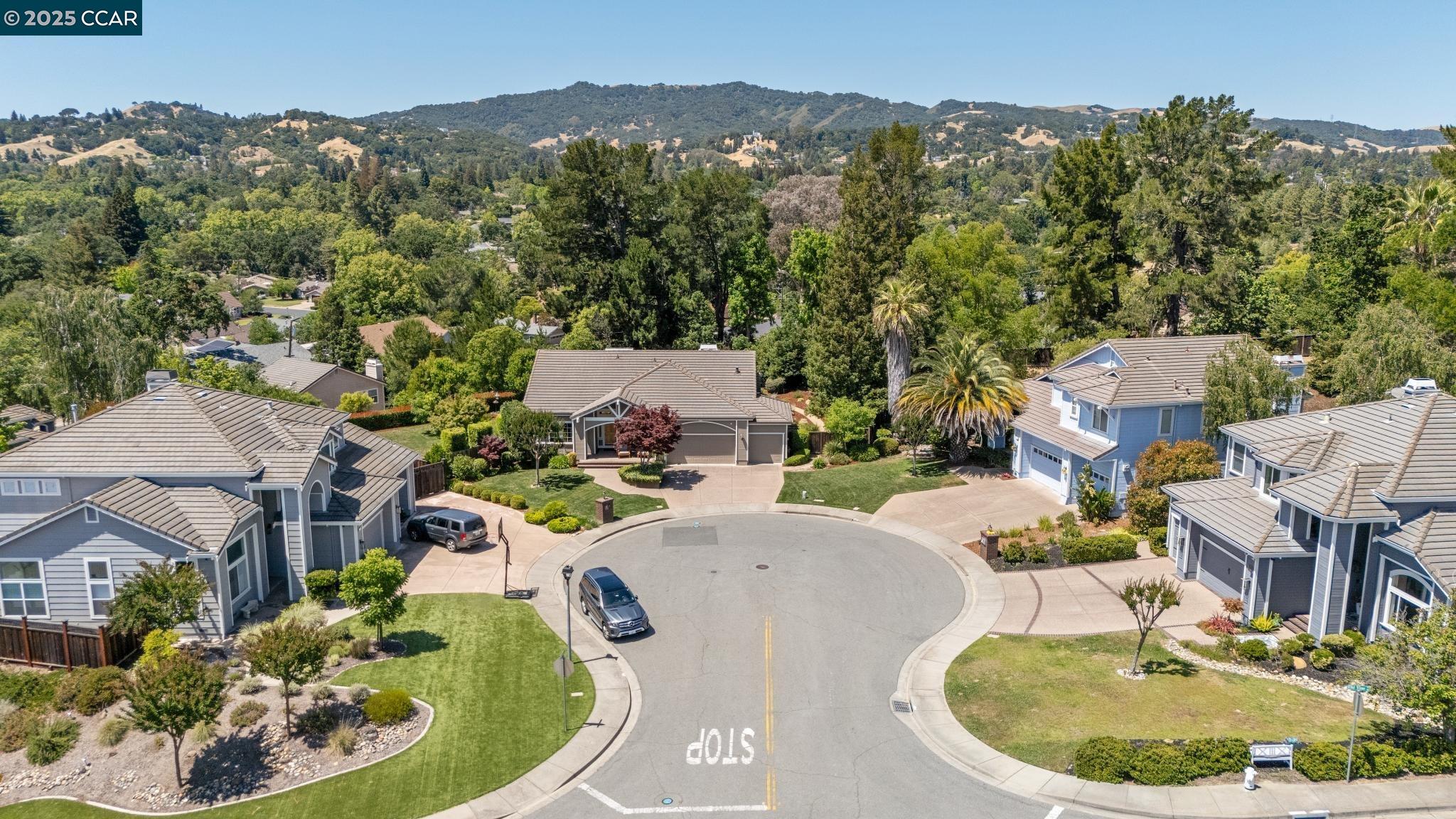 Detail Gallery Image 36 of 38 For 21 Mercury Ct, Pleasant Hill,  CA 94523 - 4 Beds | 2 Baths