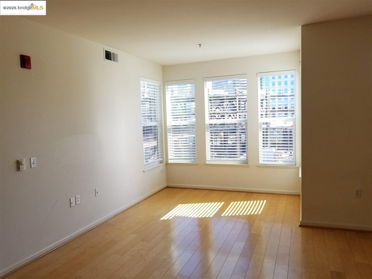 655 12Th St # 309, Oakland, California 94607, 1 Bedroom Bedrooms, 3 Rooms Rooms,1 BathroomBathrooms,Residential Lease,For Rent,655 12Th St # 309,41099844