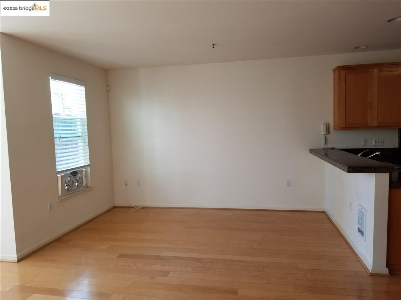 655 12Th St # 309, Oakland, California 94607, 1 Bedroom Bedrooms, 3 Rooms Rooms,1 BathroomBathrooms,Residential Lease,For Rent,655 12Th St # 309,41099844