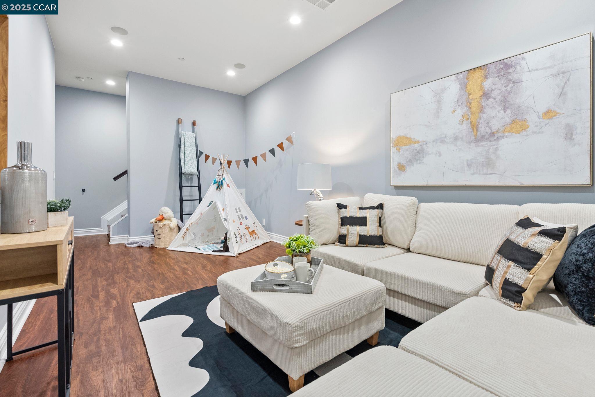 102 Barbara Rd, Orinda, California 94563, 4 Bedrooms Bedrooms, 11 Rooms Rooms,3 BathroomsBathrooms,Residential Lease,For Rent,102 Barbara Rd,41099850
