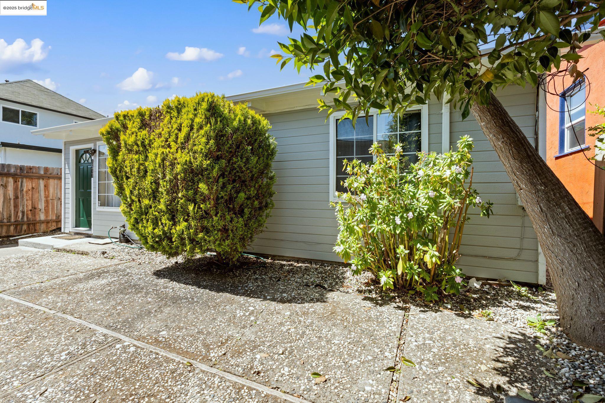 Detail Gallery Image 25 of 26 For 1611 Julia St, Berkeley,  CA 94703 - – Beds | – Baths