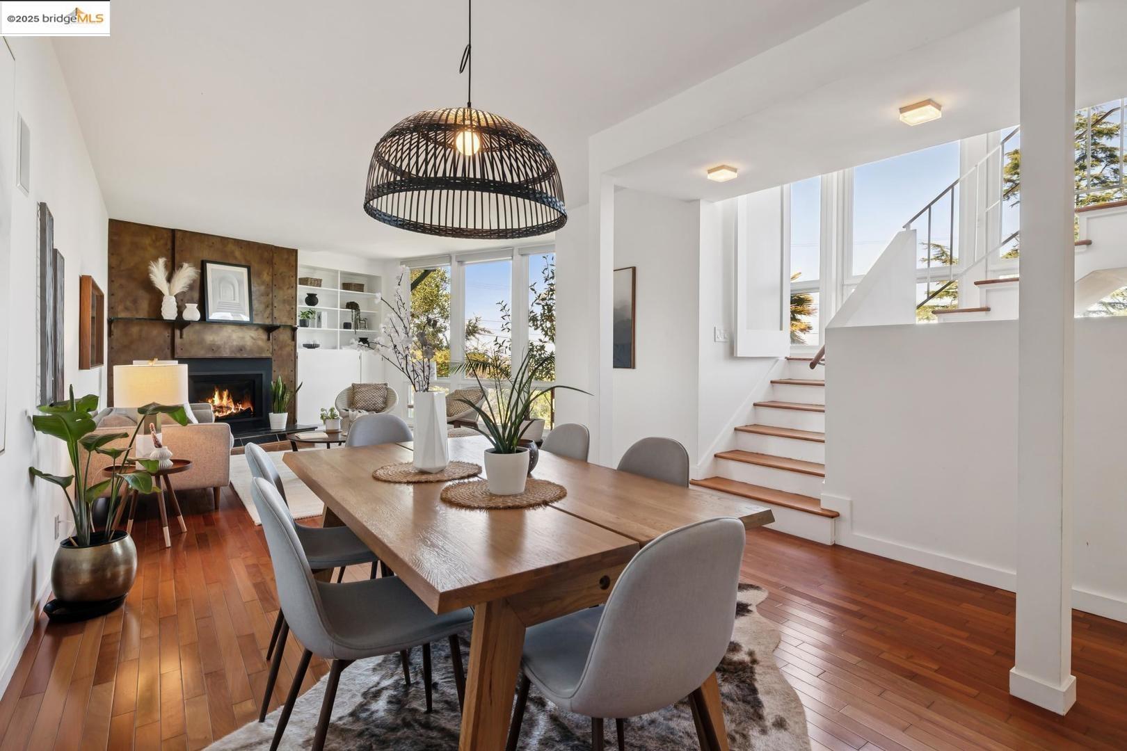 Detail Gallery Image 1 of 51 For 935 Grizzly Peak Blvd, Berkeley,  CA 94708 - 4 Beds | 2/1 Baths