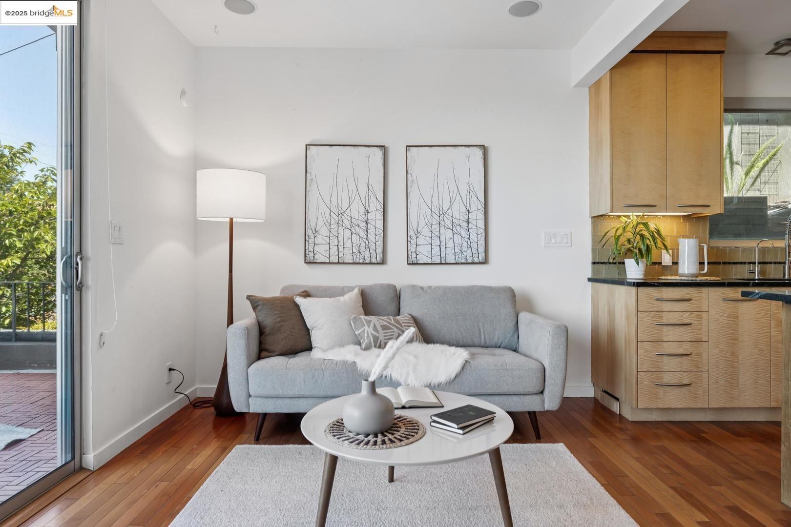 Detail Gallery Image 18 of 51 For 935 Grizzly Peak Blvd, Berkeley,  CA 94708 - 4 Beds | 2/1 Baths