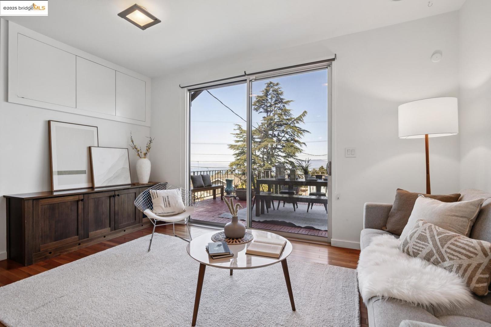 Detail Gallery Image 19 of 51 For 935 Grizzly Peak Blvd, Berkeley,  CA 94708 - 4 Beds | 2/1 Baths