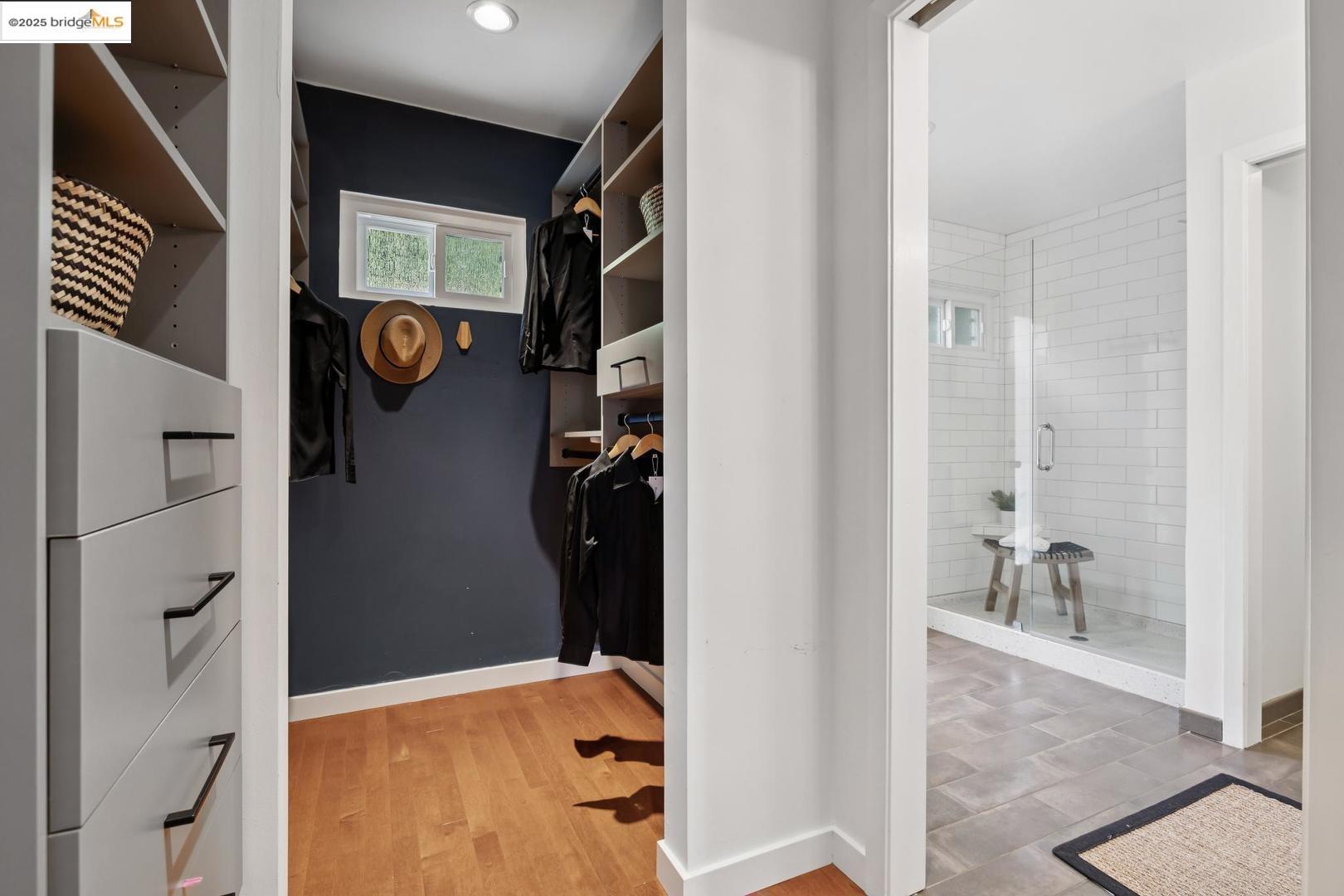 Detail Gallery Image 28 of 51 For 935 Grizzly Peak Blvd, Berkeley,  CA 94708 - 4 Beds | 2/1 Baths