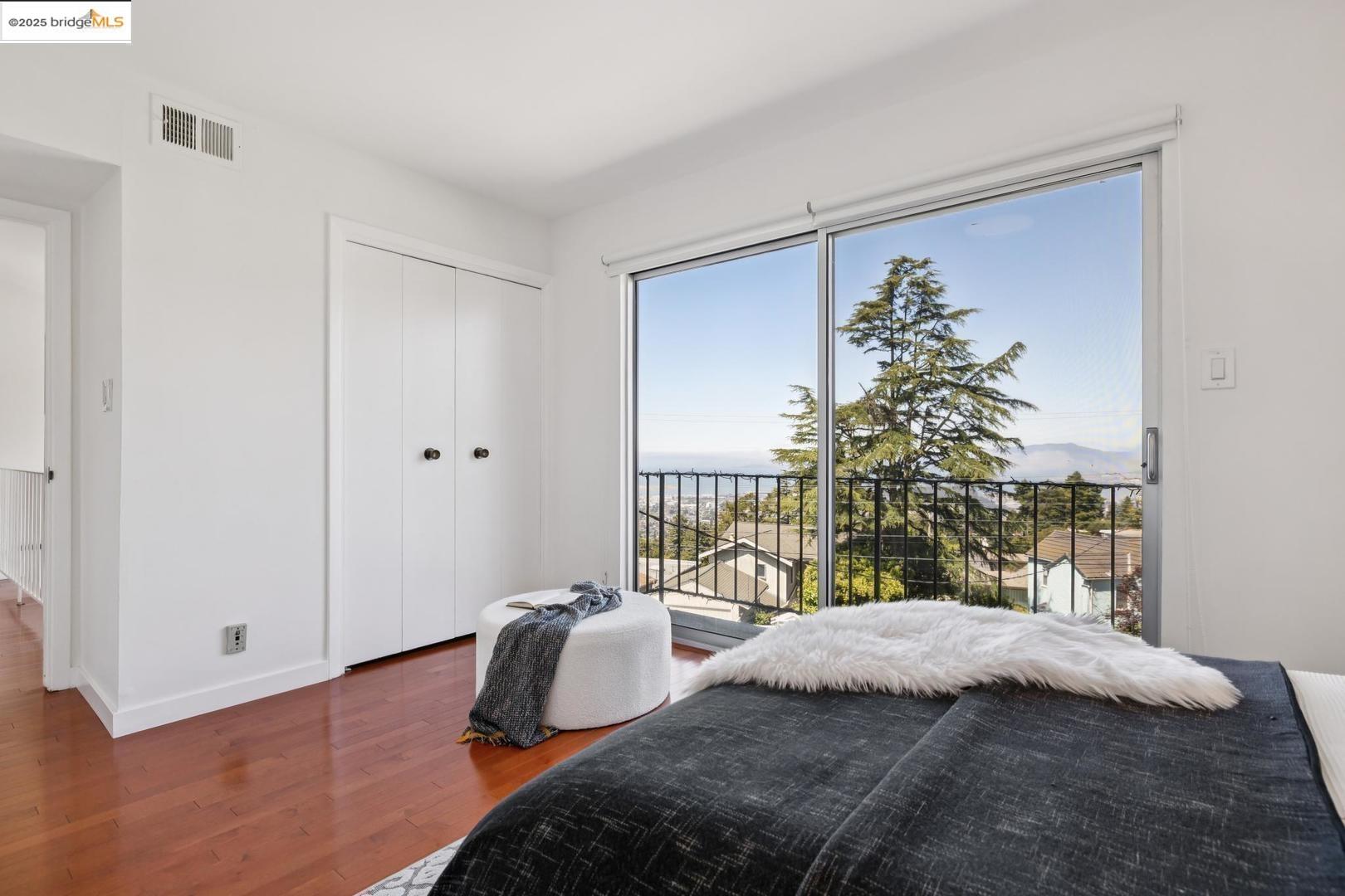 Detail Gallery Image 36 of 51 For 935 Grizzly Peak Blvd, Berkeley,  CA 94708 - 4 Beds | 2/1 Baths