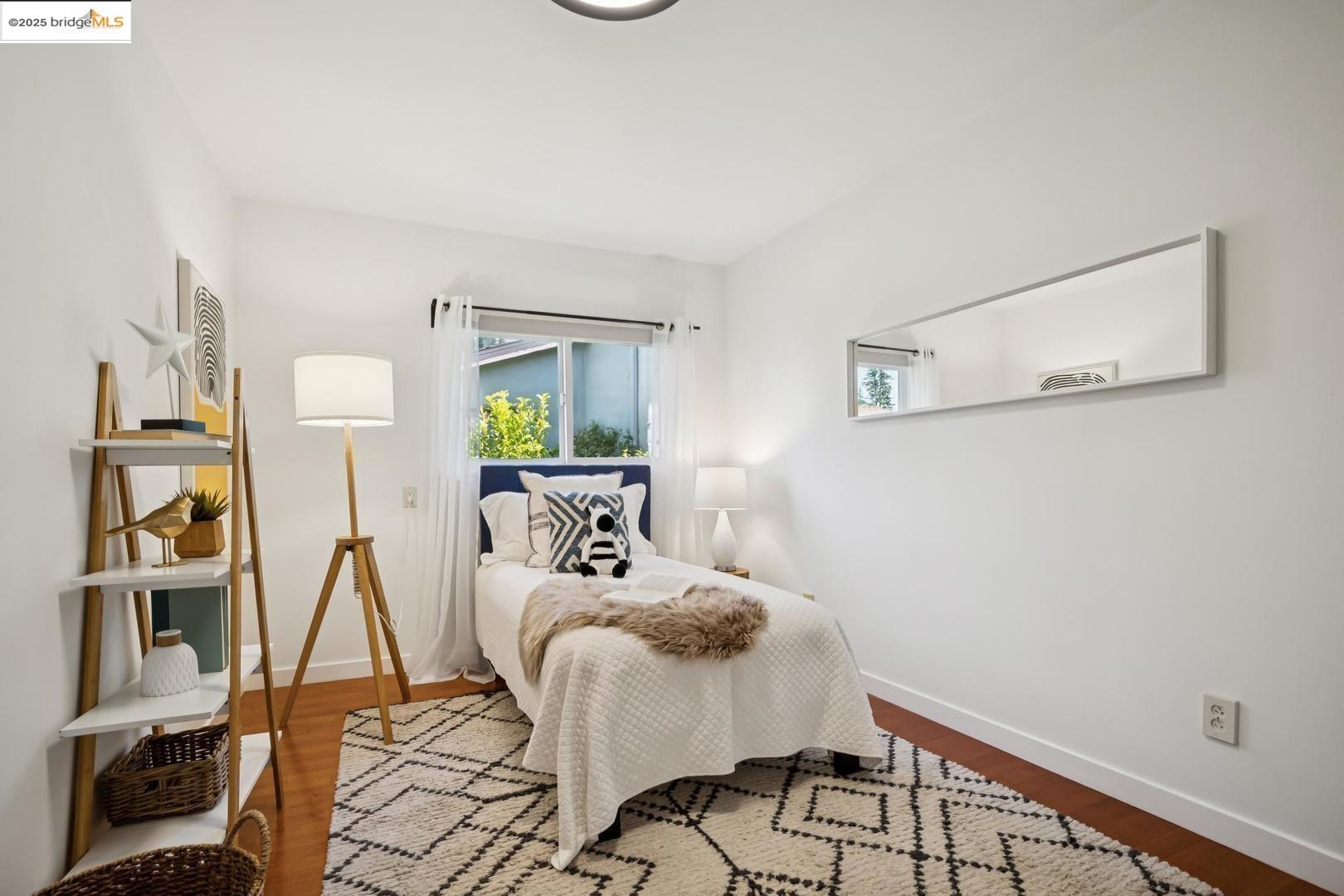 Detail Gallery Image 37 of 51 For 935 Grizzly Peak Blvd, Berkeley,  CA 94708 - 4 Beds | 2/1 Baths