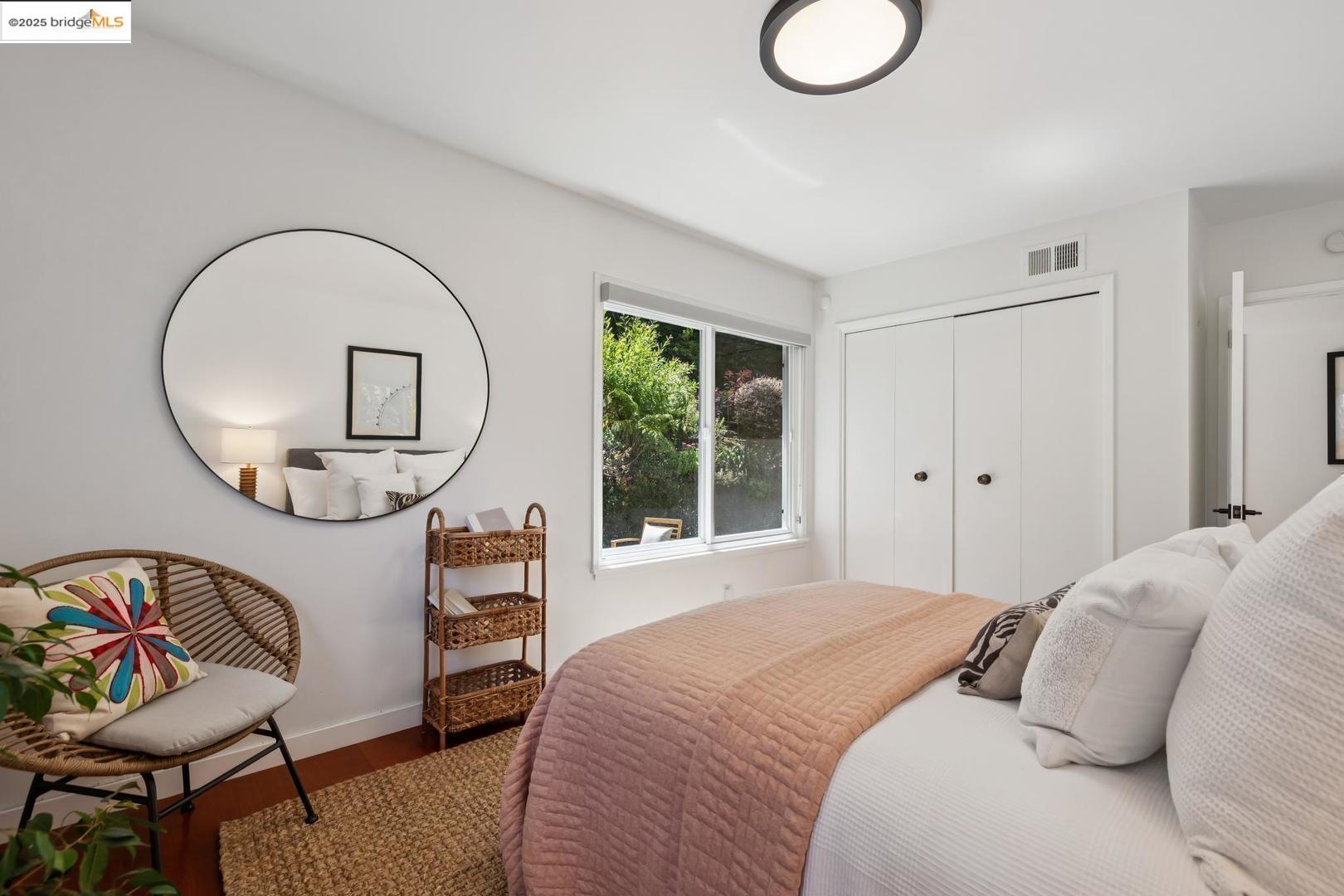 Detail Gallery Image 40 of 51 For 935 Grizzly Peak Blvd, Berkeley,  CA 94708 - 4 Beds | 2/1 Baths