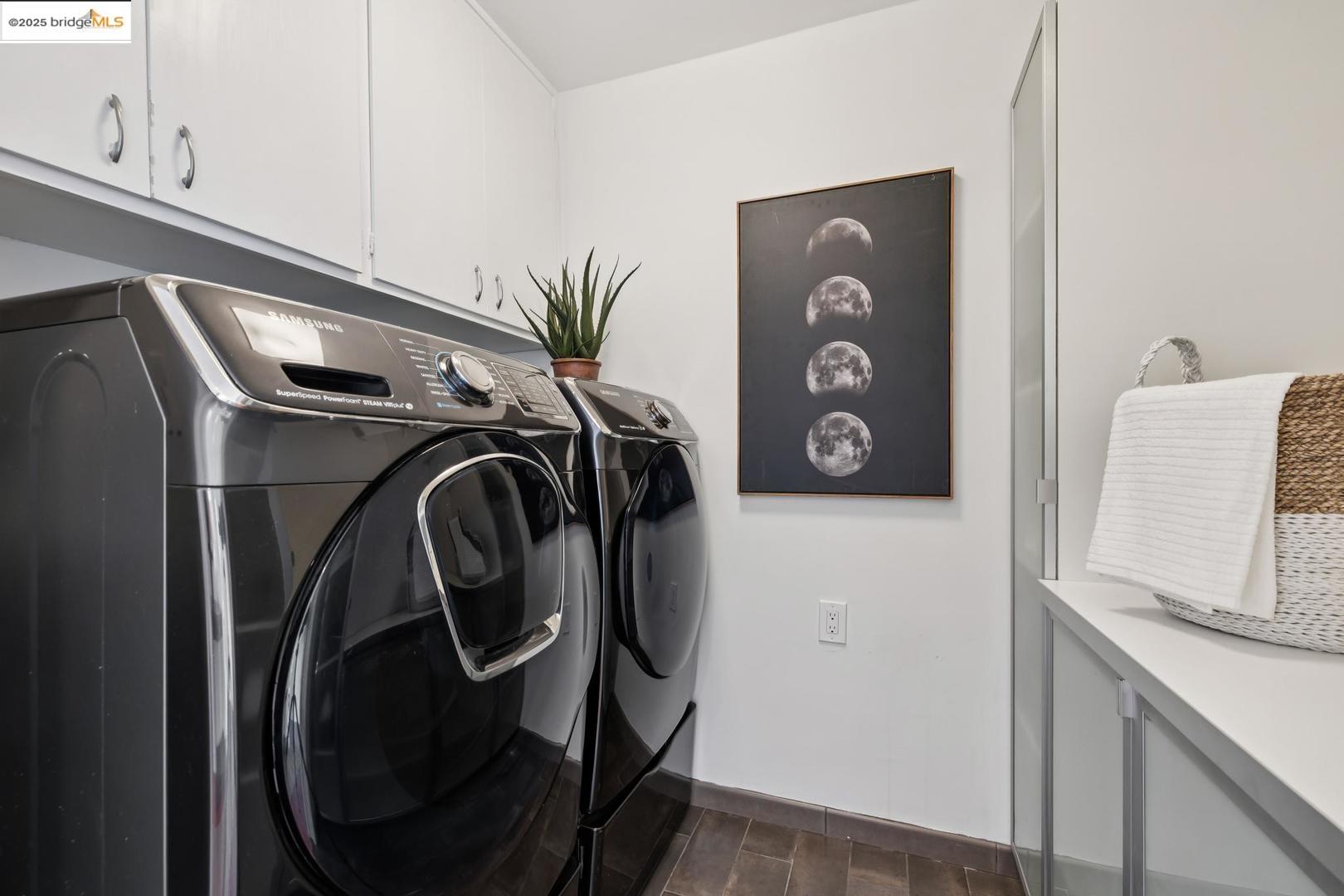Detail Gallery Image 43 of 51 For 935 Grizzly Peak Blvd, Berkeley,  CA 94708 - 4 Beds | 2/1 Baths