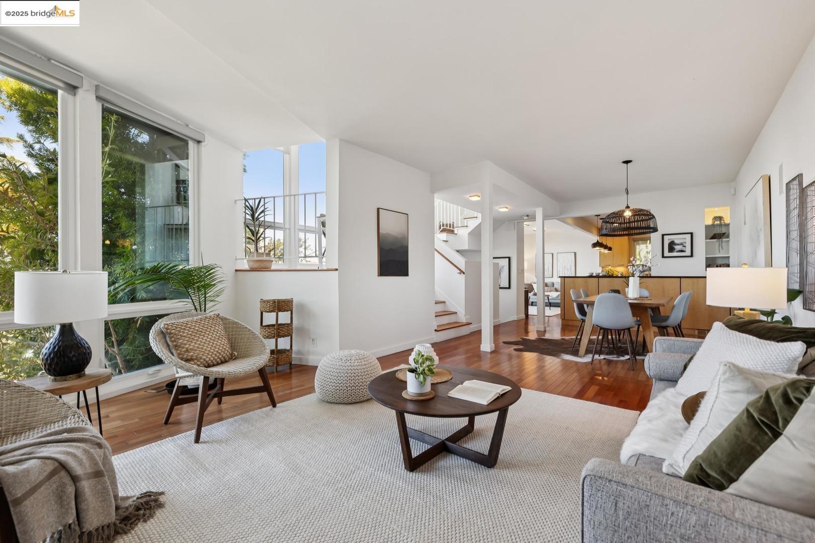 Detail Gallery Image 7 of 51 For 935 Grizzly Peak Blvd, Berkeley,  CA 94708 - 4 Beds | 2/1 Baths