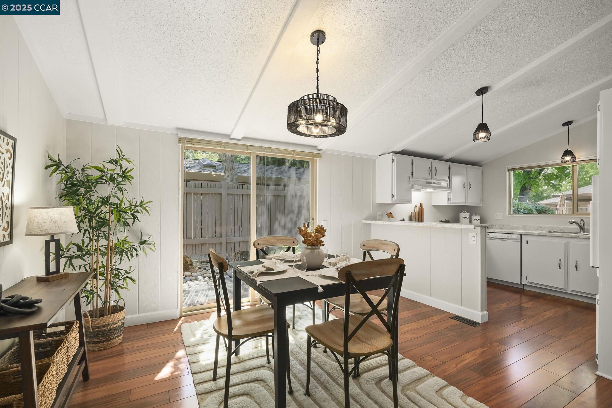 Detail Gallery Image 1 of 1 For 1201 Monument Blvd #36,  Concord,  CA 94520 - 2 Beds | 2 Baths