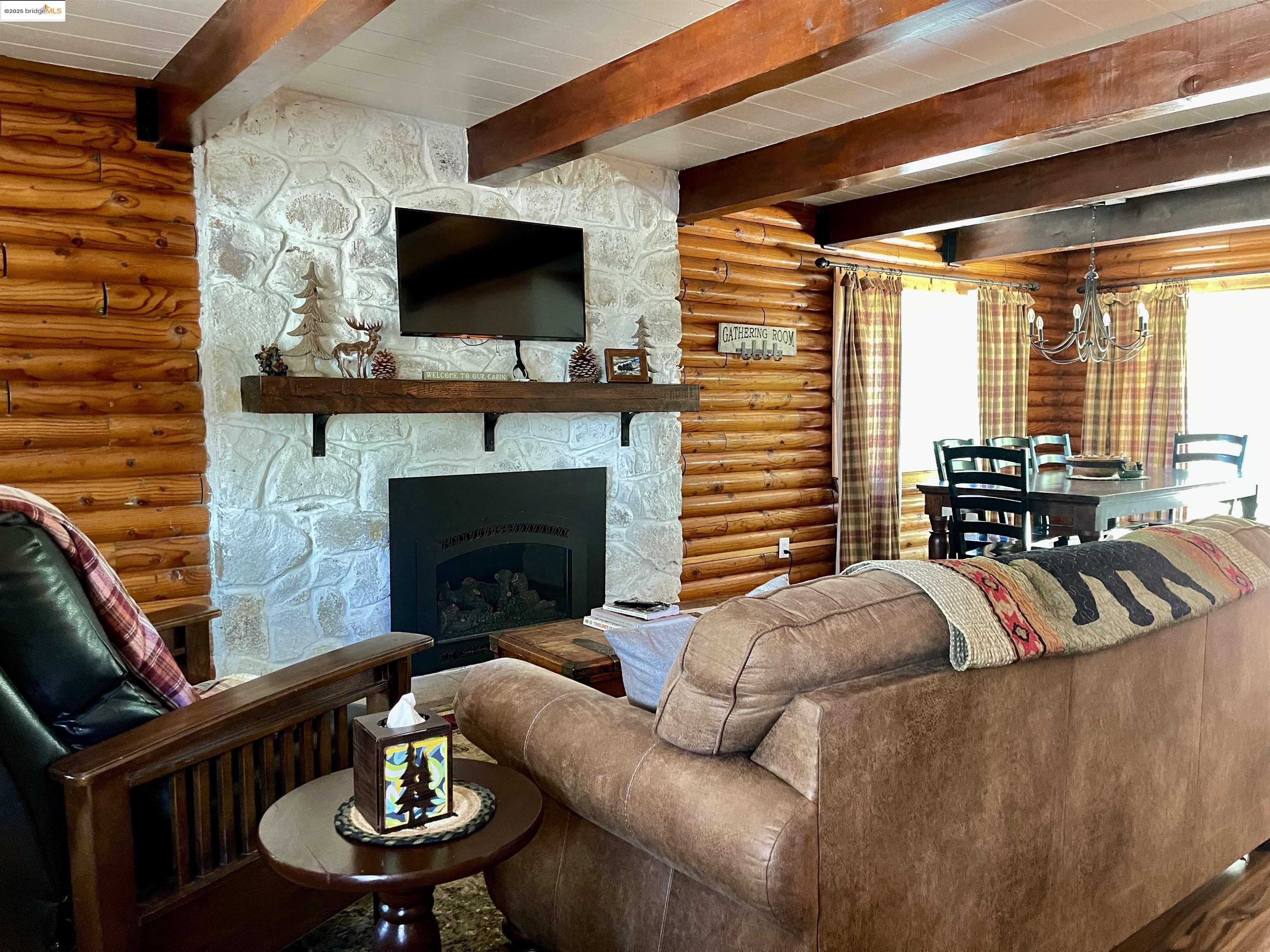 Detail Gallery Image 11 of 58 For 22018 Sunrise Drive, Mi Wuk Village,  CA 95346 - 3 Beds | 2 Baths