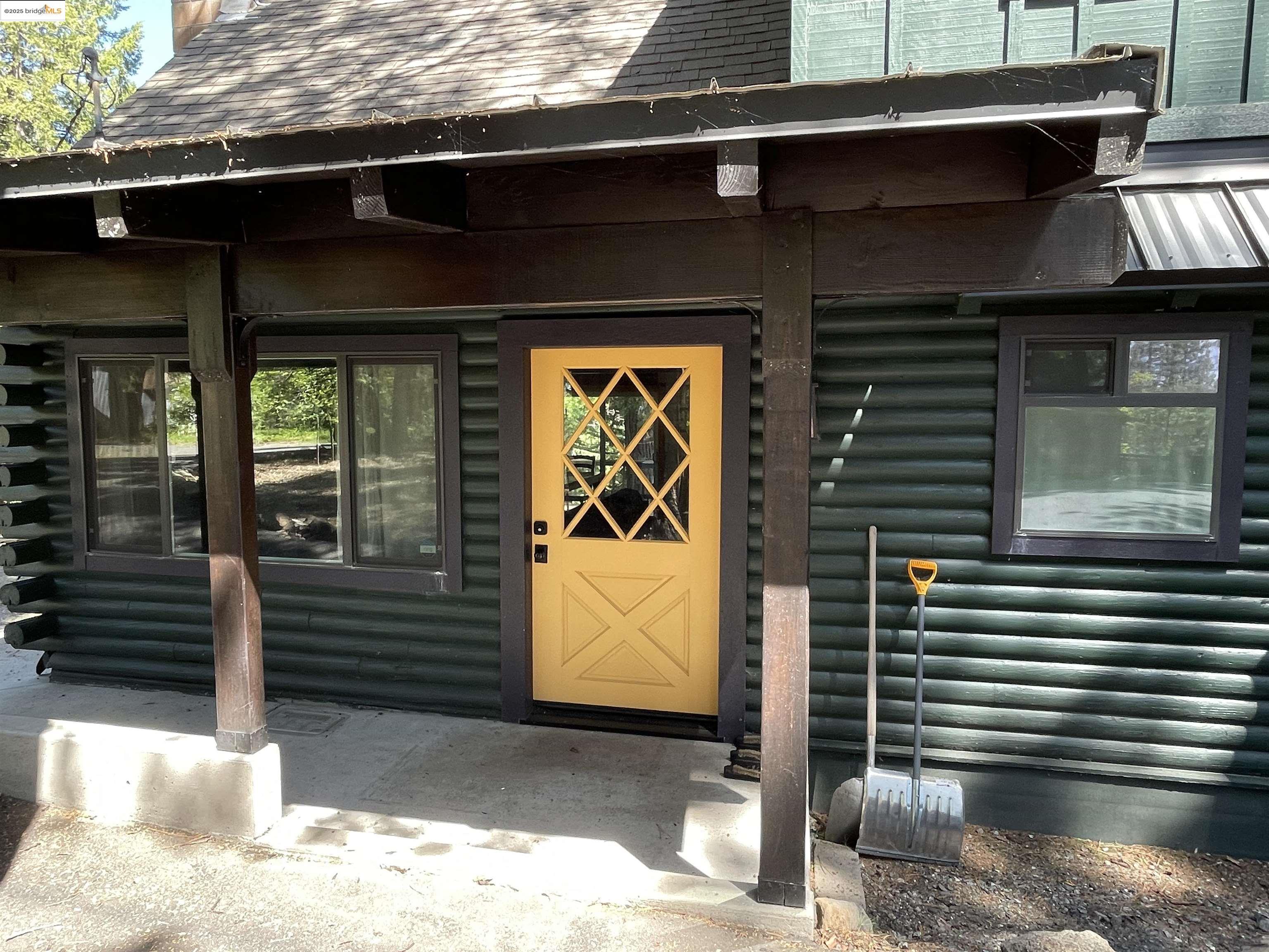 Detail Gallery Image 3 of 58 For 22018 Sunrise Drive, Mi Wuk Village,  CA 95346 - 3 Beds | 2 Baths
