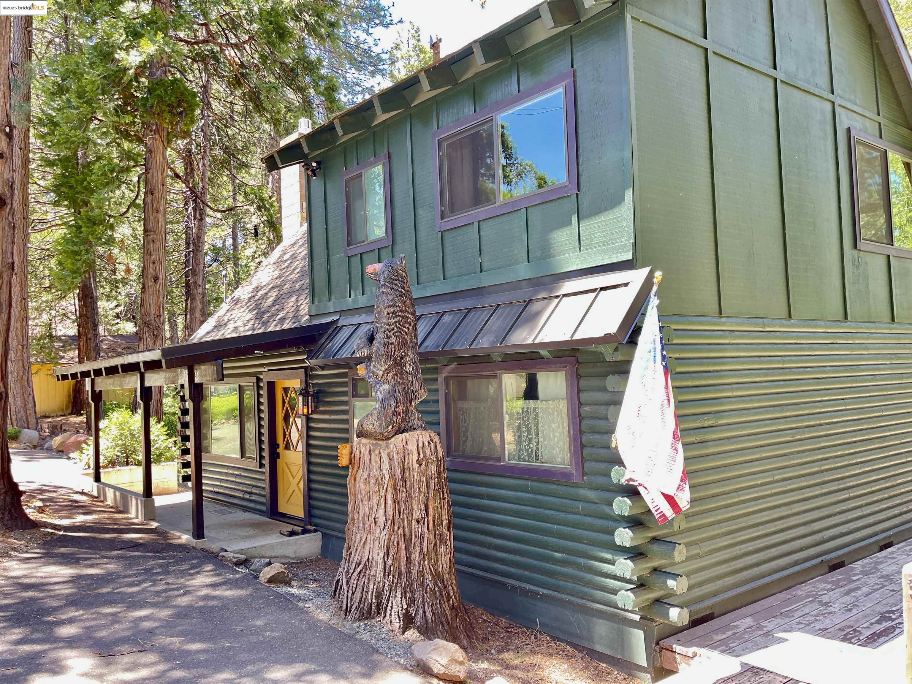 Detail Gallery Image 4 of 58 For 22018 Sunrise Drive, Mi Wuk Village,  CA 95346 - 3 Beds | 2 Baths