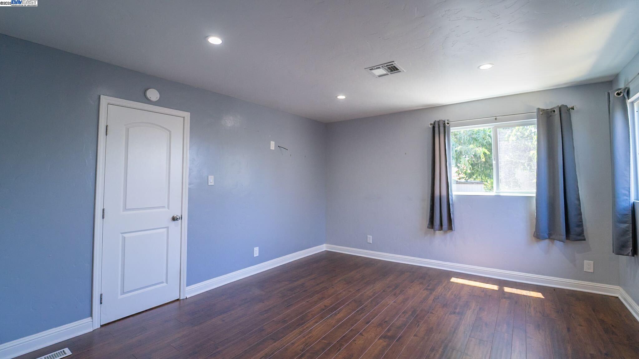 Detail Gallery Image 2 of 17 For 2151 Oakland Rd #444,  San Jose,  CA 95131 - 2 Beds | 2 Baths