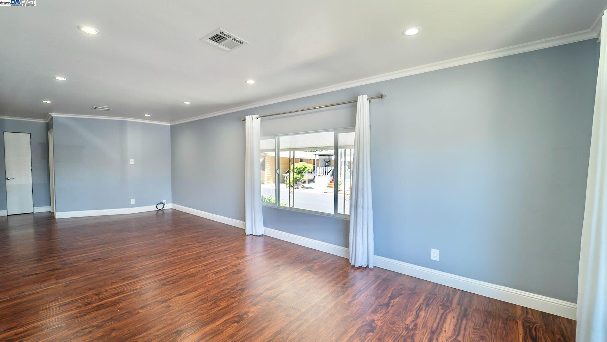 Detail Gallery Image 5 of 17 For 2151 Oakland Rd #444,  San Jose,  CA 95131 - 2 Beds | 2 Baths