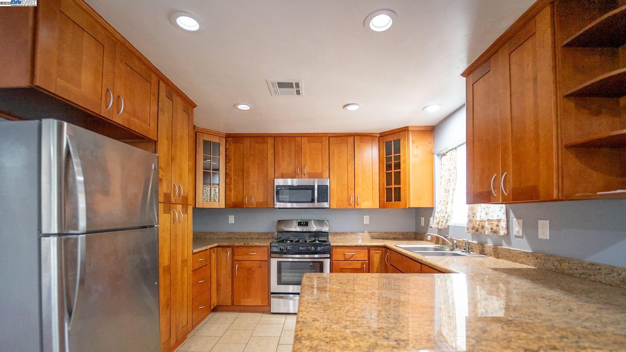 Detail Gallery Image 6 of 17 For 2151 Oakland Rd #444,  San Jose,  CA 95131 - 2 Beds | 2 Baths