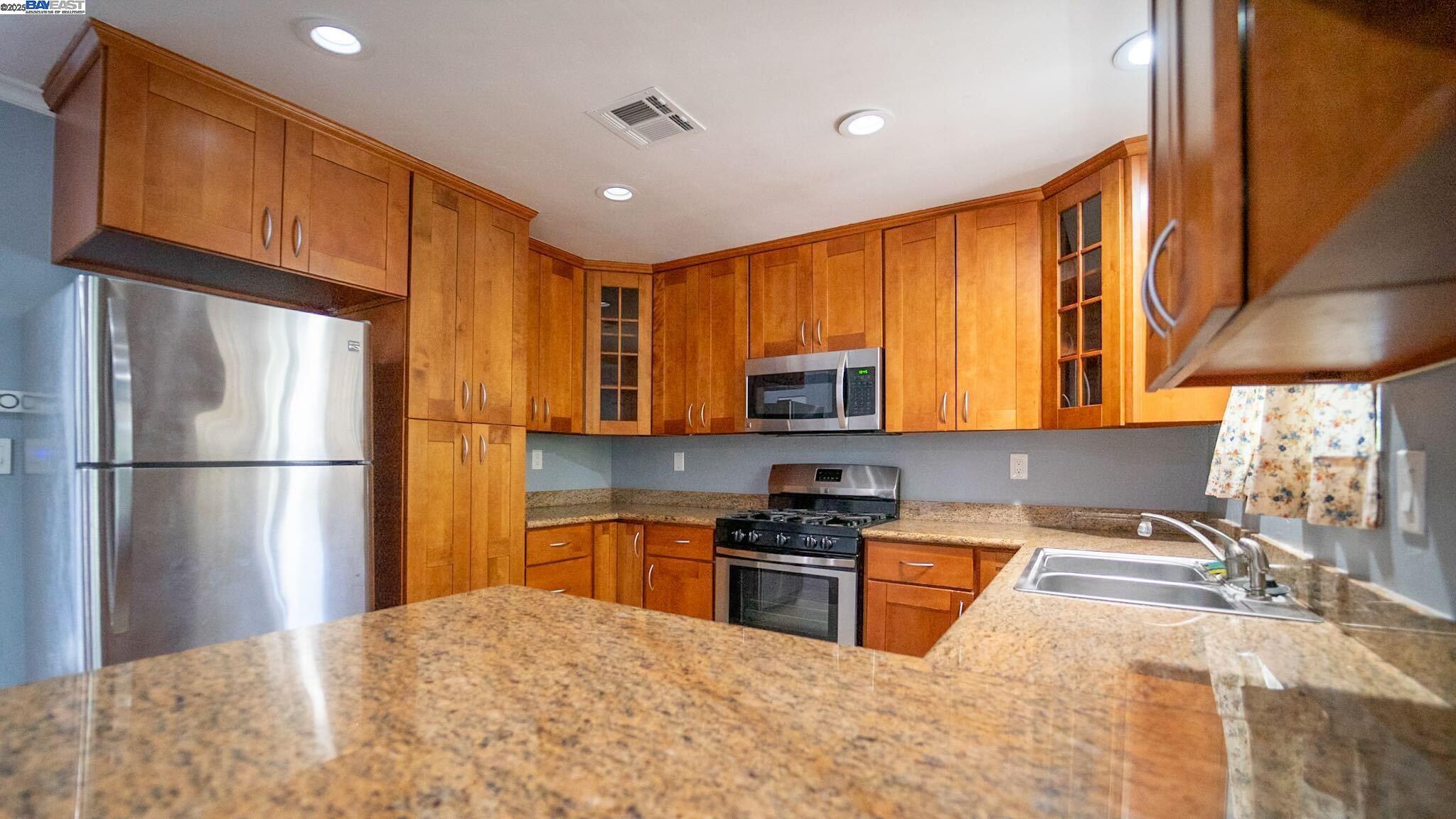 Detail Gallery Image 7 of 17 For 2151 Oakland Rd #444,  San Jose,  CA 95131 - 2 Beds | 2 Baths