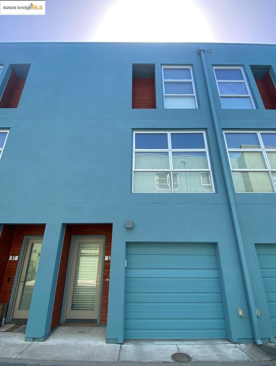 83 Glashaus Loop, Emeryville, California 94608, 2 Bedrooms Bedrooms, 5 Rooms Rooms,2 BathroomsBathrooms,Residential Lease,For Rent,83 Glashaus Loop,41099876
