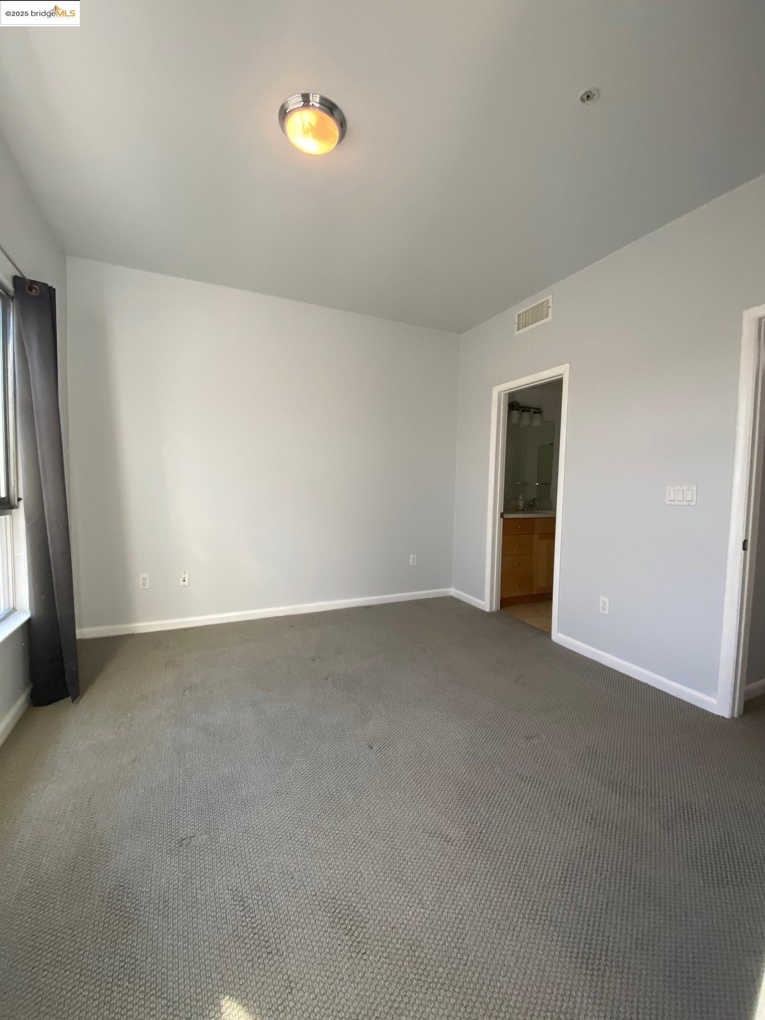 83 Glashaus Loop, Emeryville, California 94608, 2 Bedrooms Bedrooms, 5 Rooms Rooms,2 BathroomsBathrooms,Residential Lease,For Rent,83 Glashaus Loop,41099876