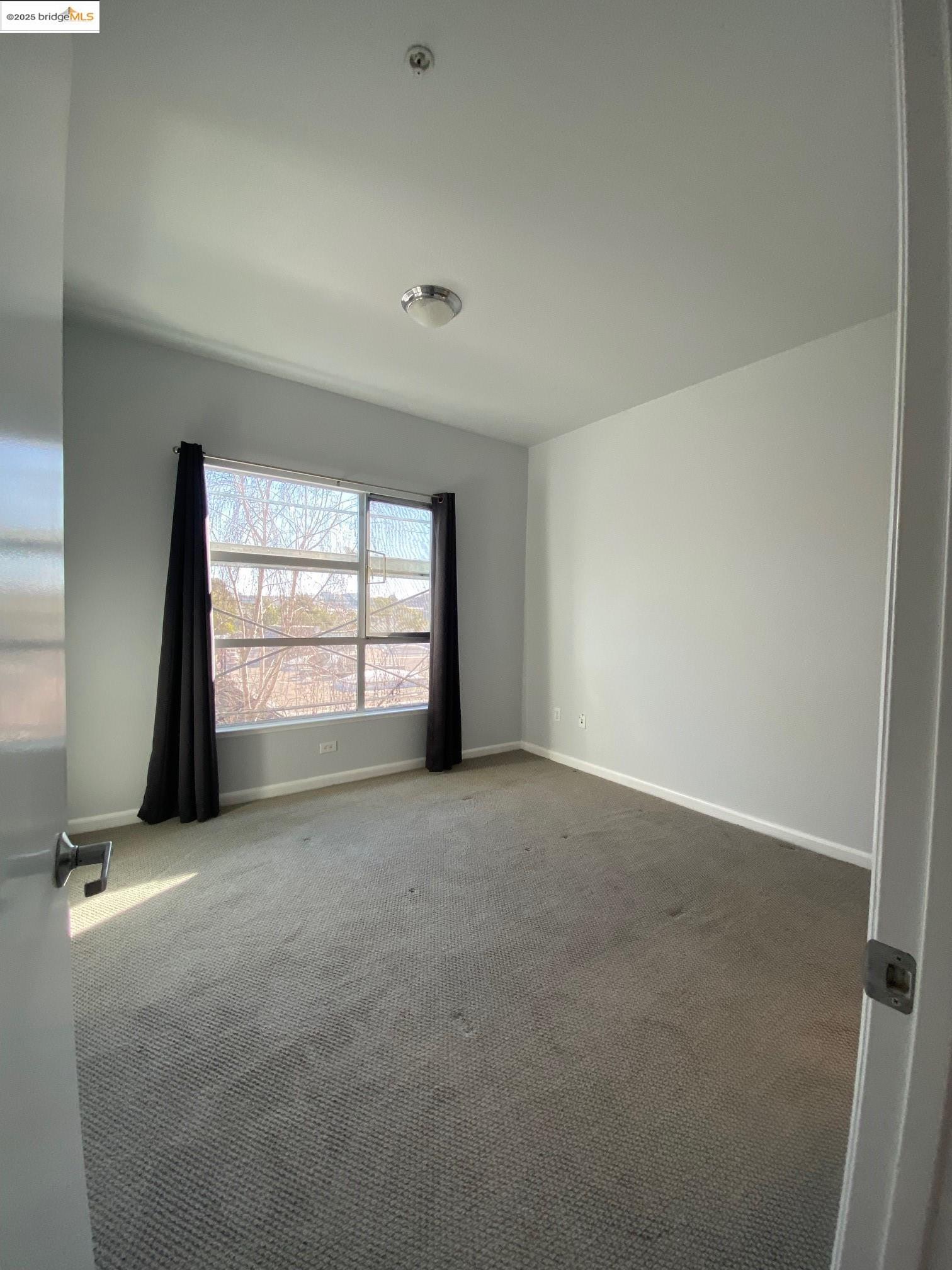 83 Glashaus Loop, Emeryville, California 94608, 2 Bedrooms Bedrooms, 5 Rooms Rooms,2 BathroomsBathrooms,Residential Lease,For Rent,83 Glashaus Loop,41099876