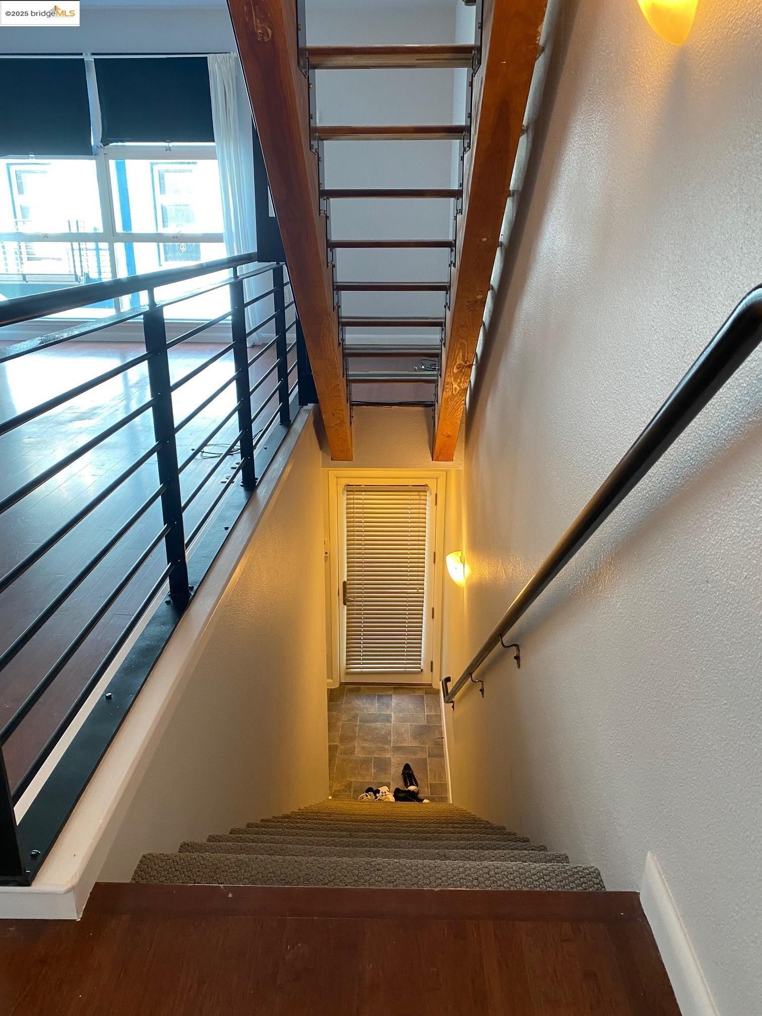 83 Glashaus Loop, Emeryville, California 94608, 2 Bedrooms Bedrooms, 5 Rooms Rooms,2 BathroomsBathrooms,Residential Lease,For Rent,83 Glashaus Loop,41099876