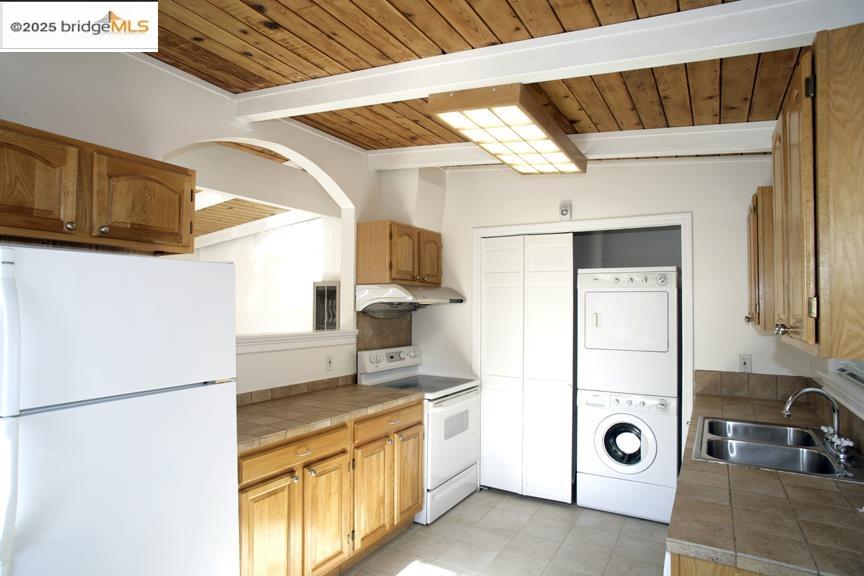 Detail Gallery Image 11 of 28 For 1611 Julia St, Berkeley,  CA 94703 - 4 Beds | 2 Baths