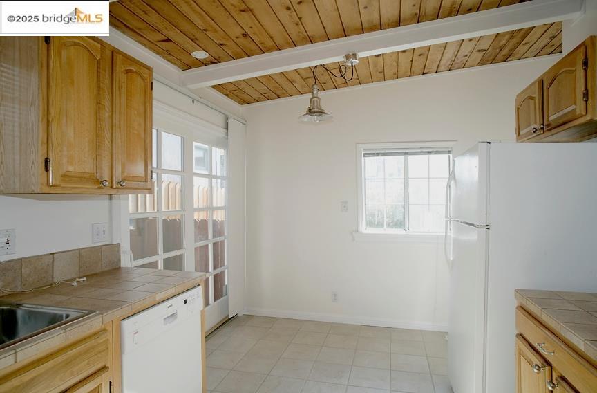 Detail Gallery Image 12 of 28 For 1611 Julia St, Berkeley,  CA 94703 - 4 Beds | 2 Baths