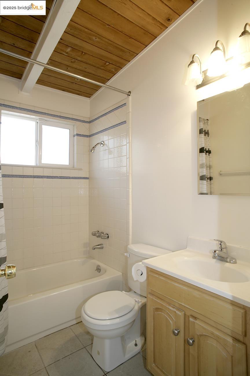 Detail Gallery Image 17 of 28 For 1611 Julia St, Berkeley,  CA 94703 - 4 Beds | 2 Baths