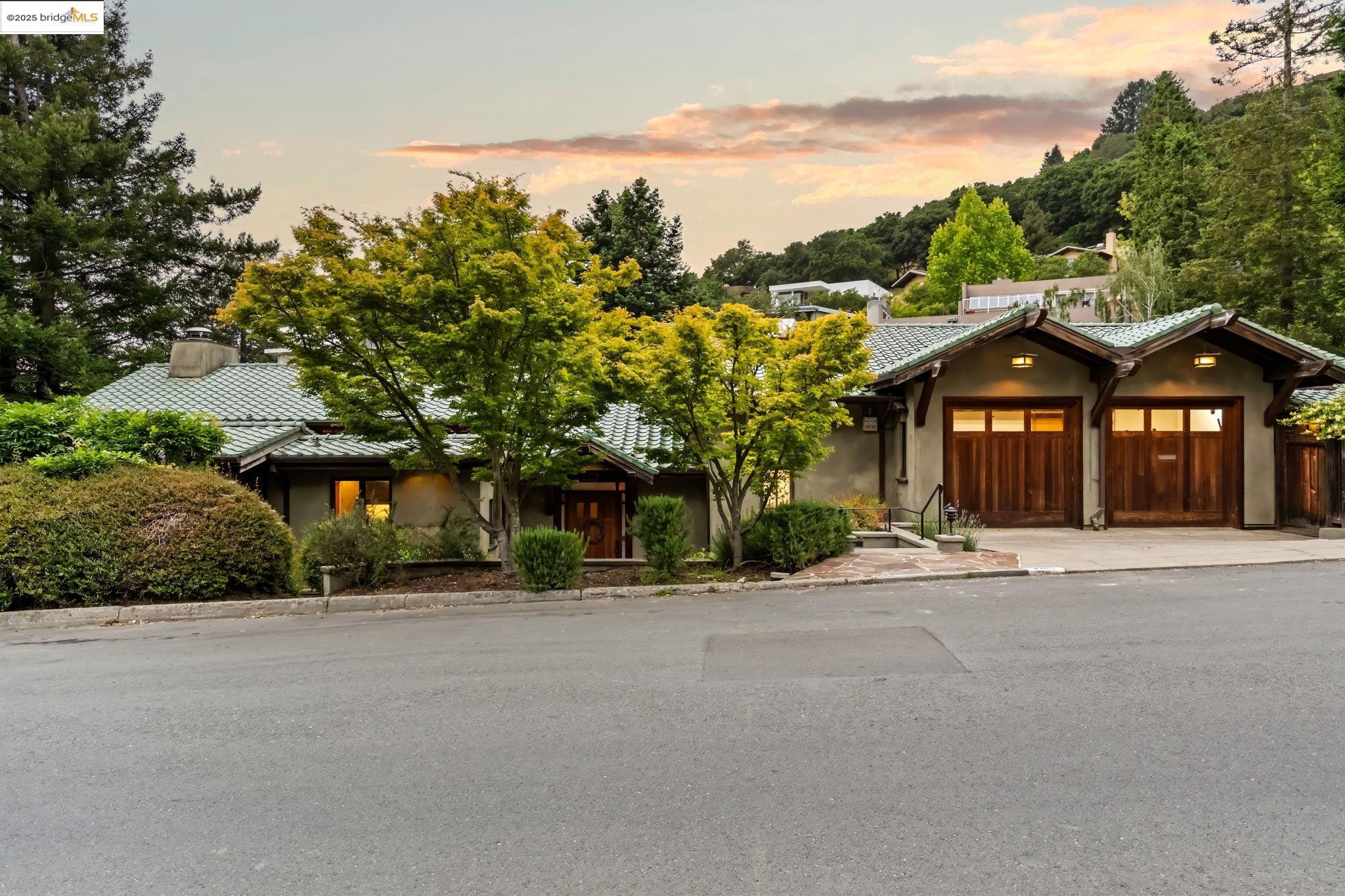 Detail Gallery Image 2 of 52 For 105 Vicente Rd, Berkeley,  CA 94705 - 3 Beds | 3/1 Baths