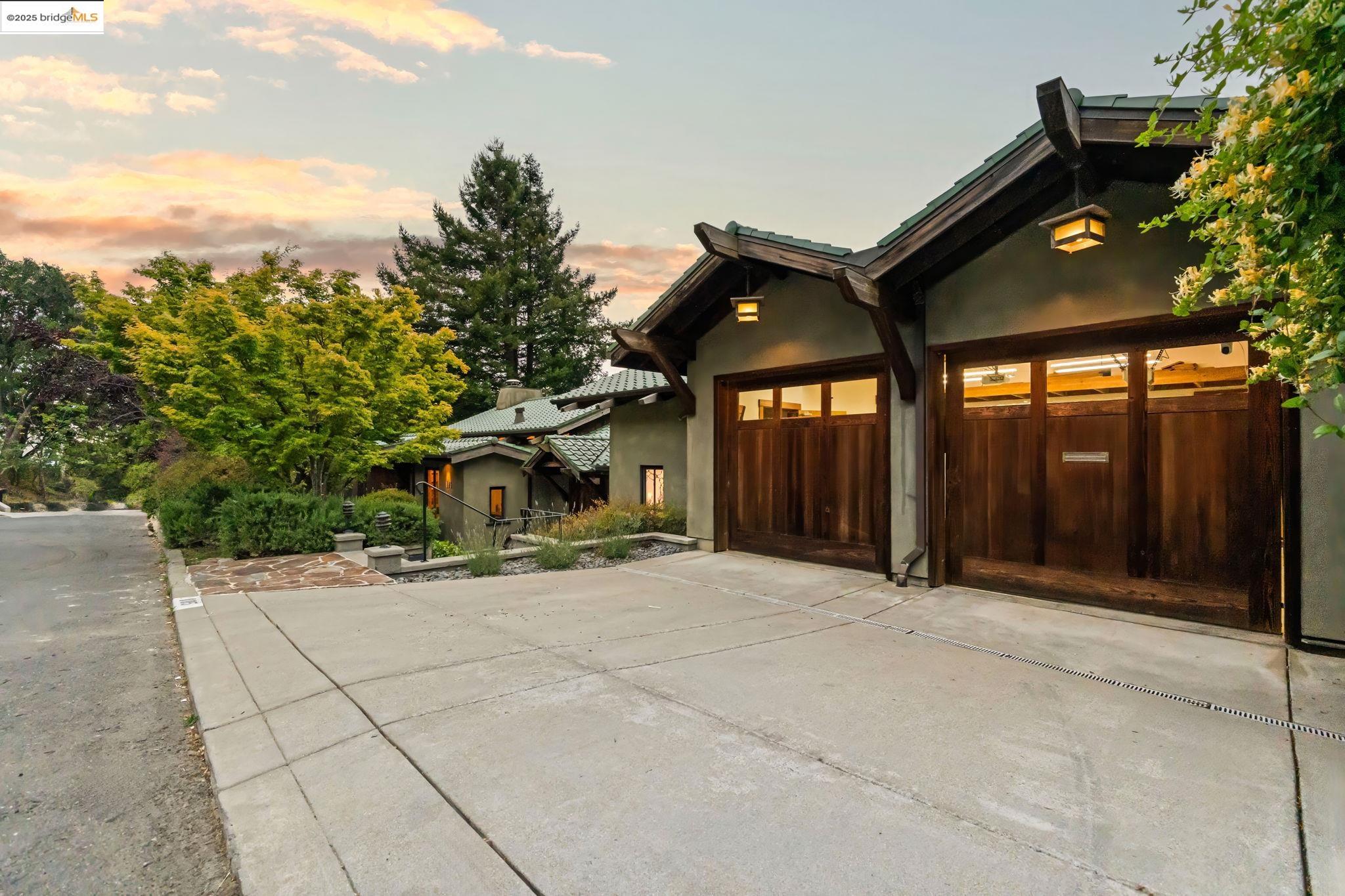 Detail Gallery Image 3 of 52 For 105 Vicente Rd, Berkeley,  CA 94705 - 3 Beds | 3/1 Baths