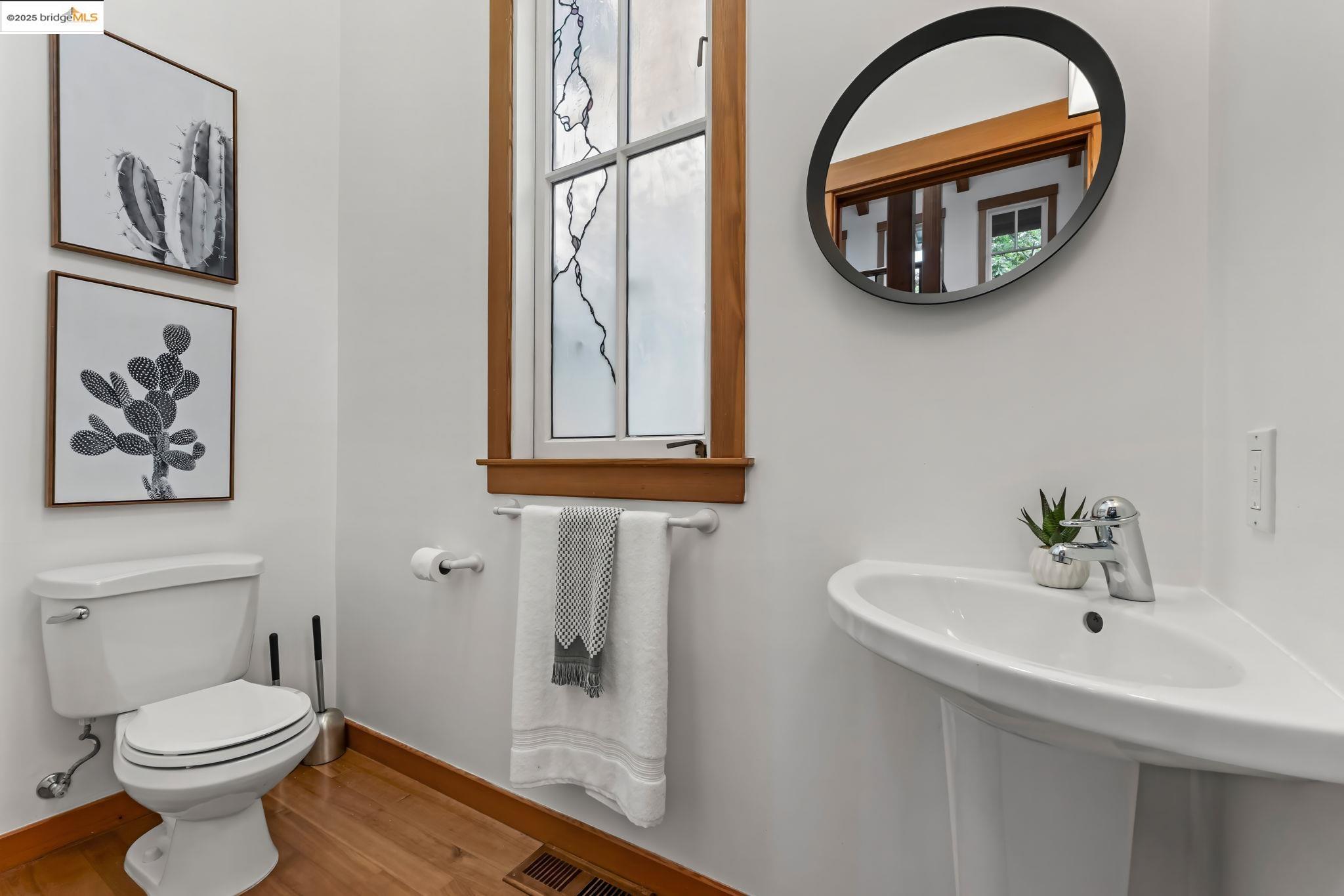 Detail Gallery Image 25 of 52 For 105 Vicente Rd, Berkeley,  CA 94705 - 3 Beds | 3/1 Baths